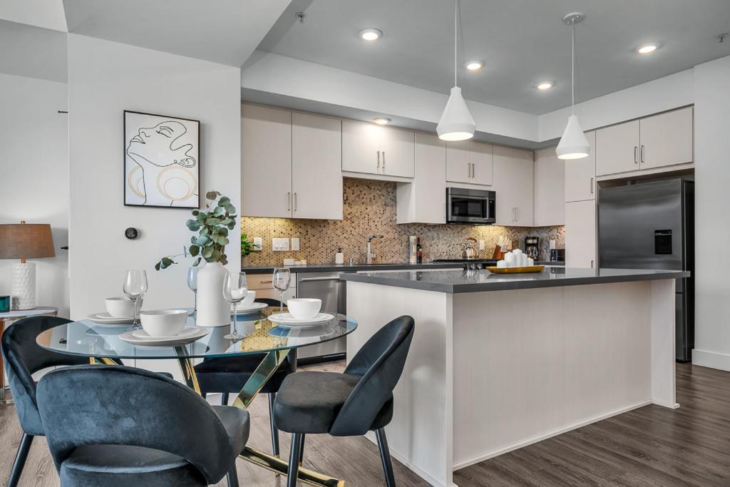 Marina Del Rey Apartment with All Amenties!
