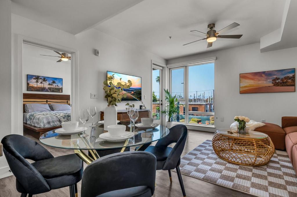 Marina Del Rey Apartment with All Amenties!