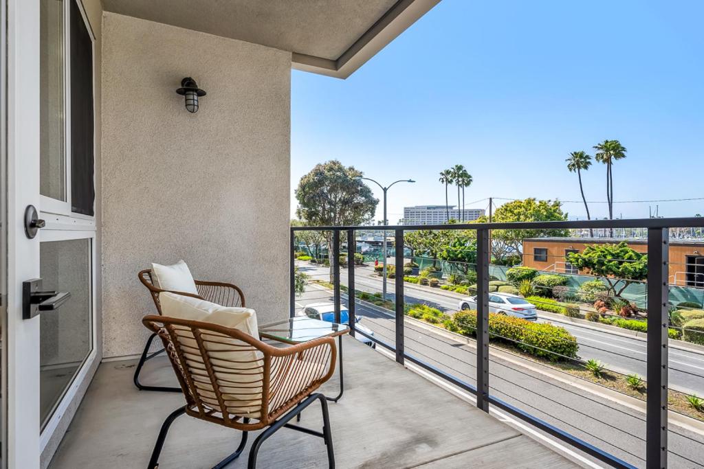 Marina Del Rey Apartment with All Amenties!