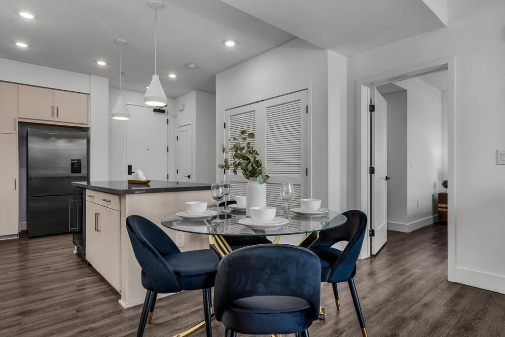 Marina Del Rey Apartment with All Amenties!