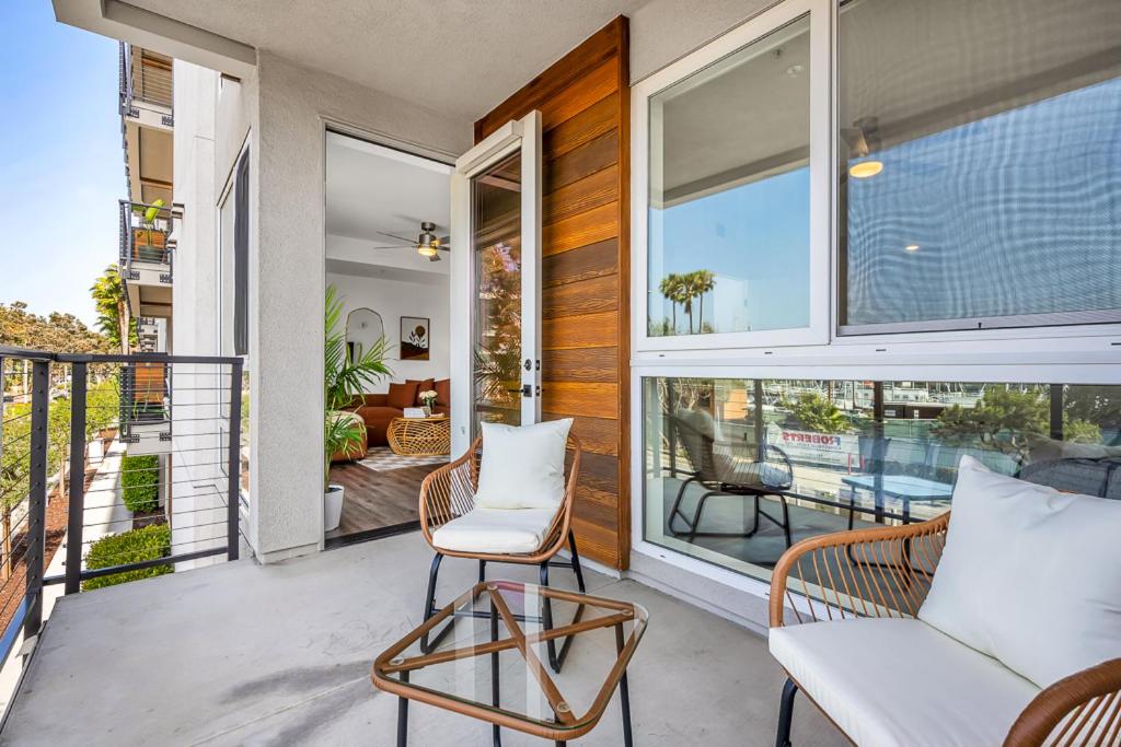 Marina Del Rey Apartment with All Amenties!