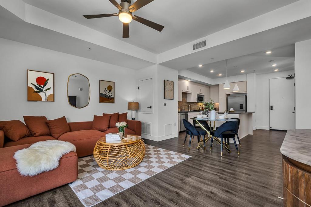 Marina Del Rey Apartment with All Amenties!