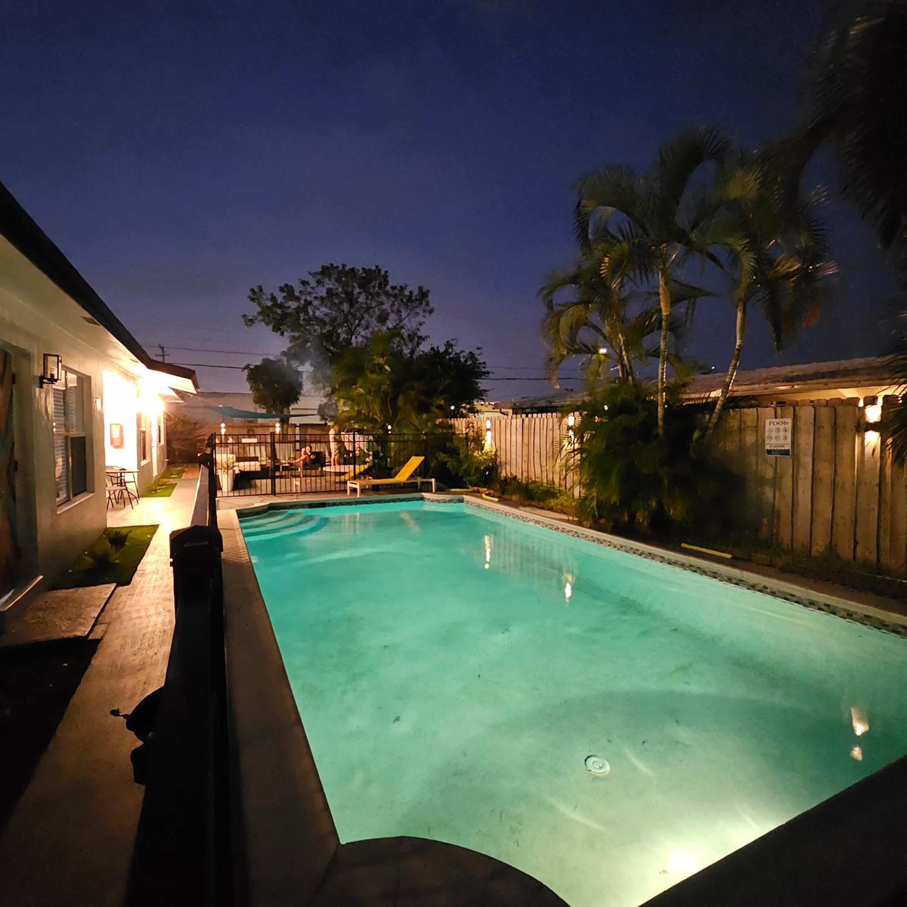 Private Home, KING Room- Pool & Patios - Near Beaches & Dining, photo 117