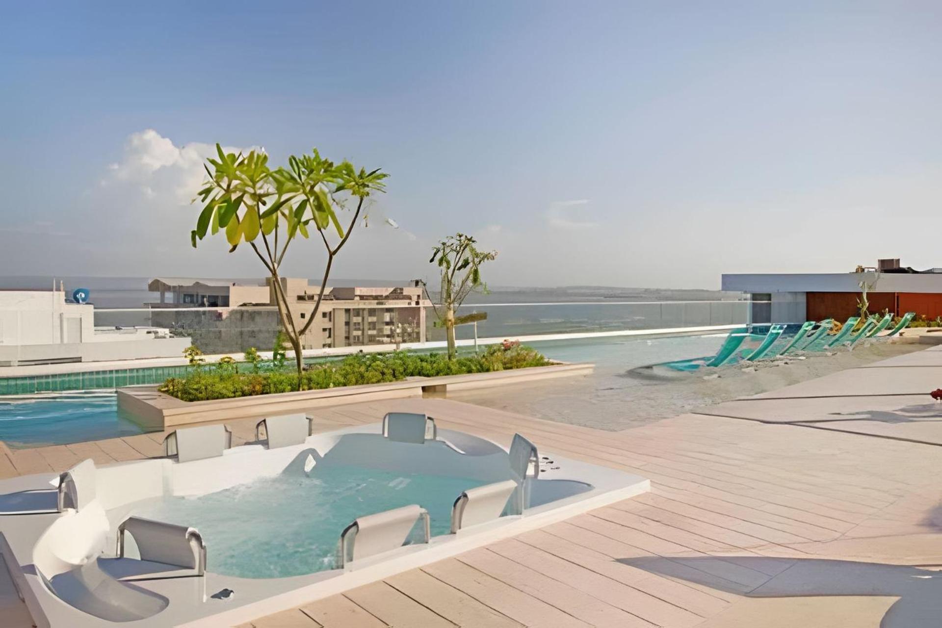 Luxury 2BR Jacuzzi Sea View 14th Floor