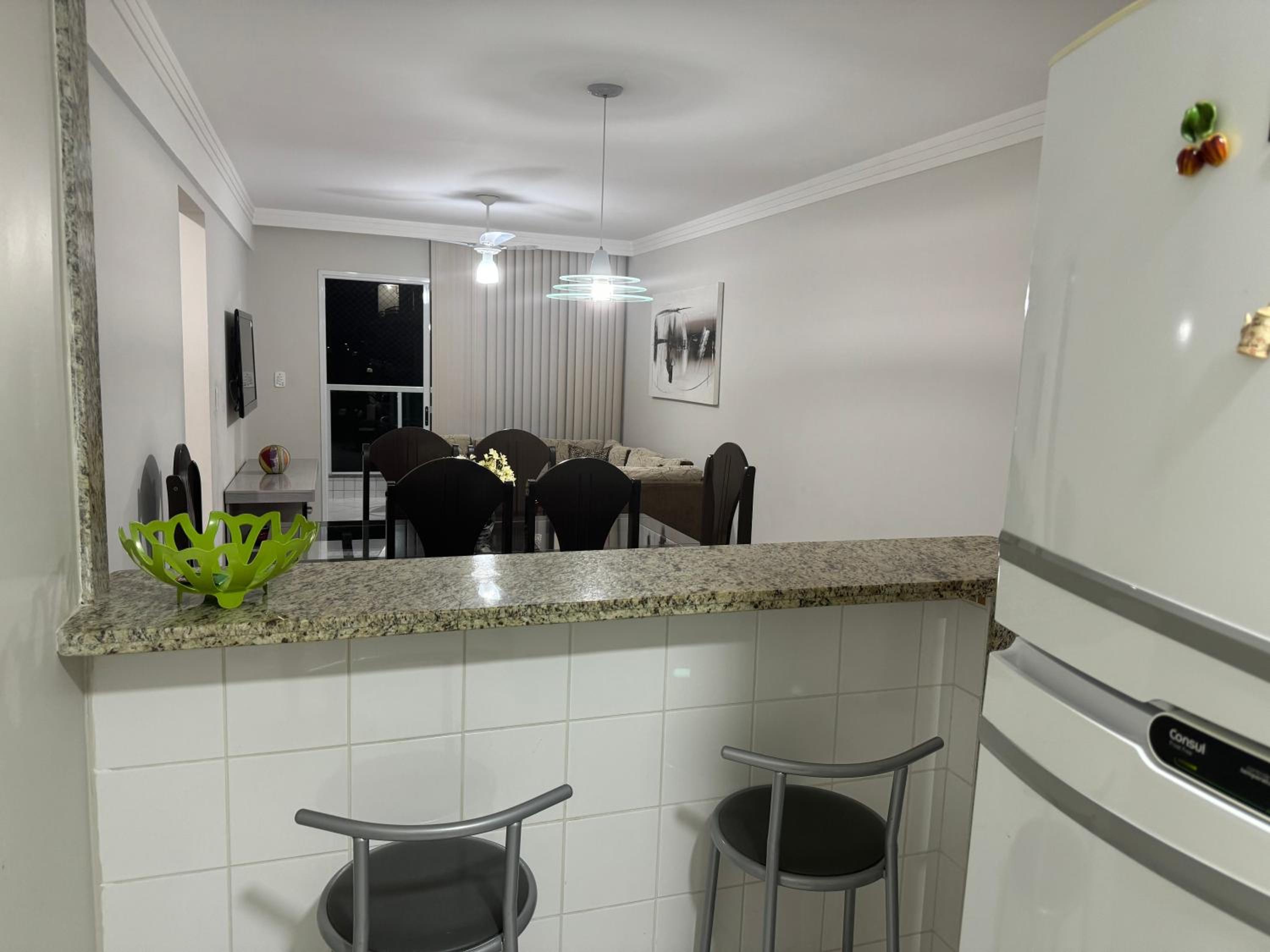 Centro de Guarapari 3 quartos, dois com Ar