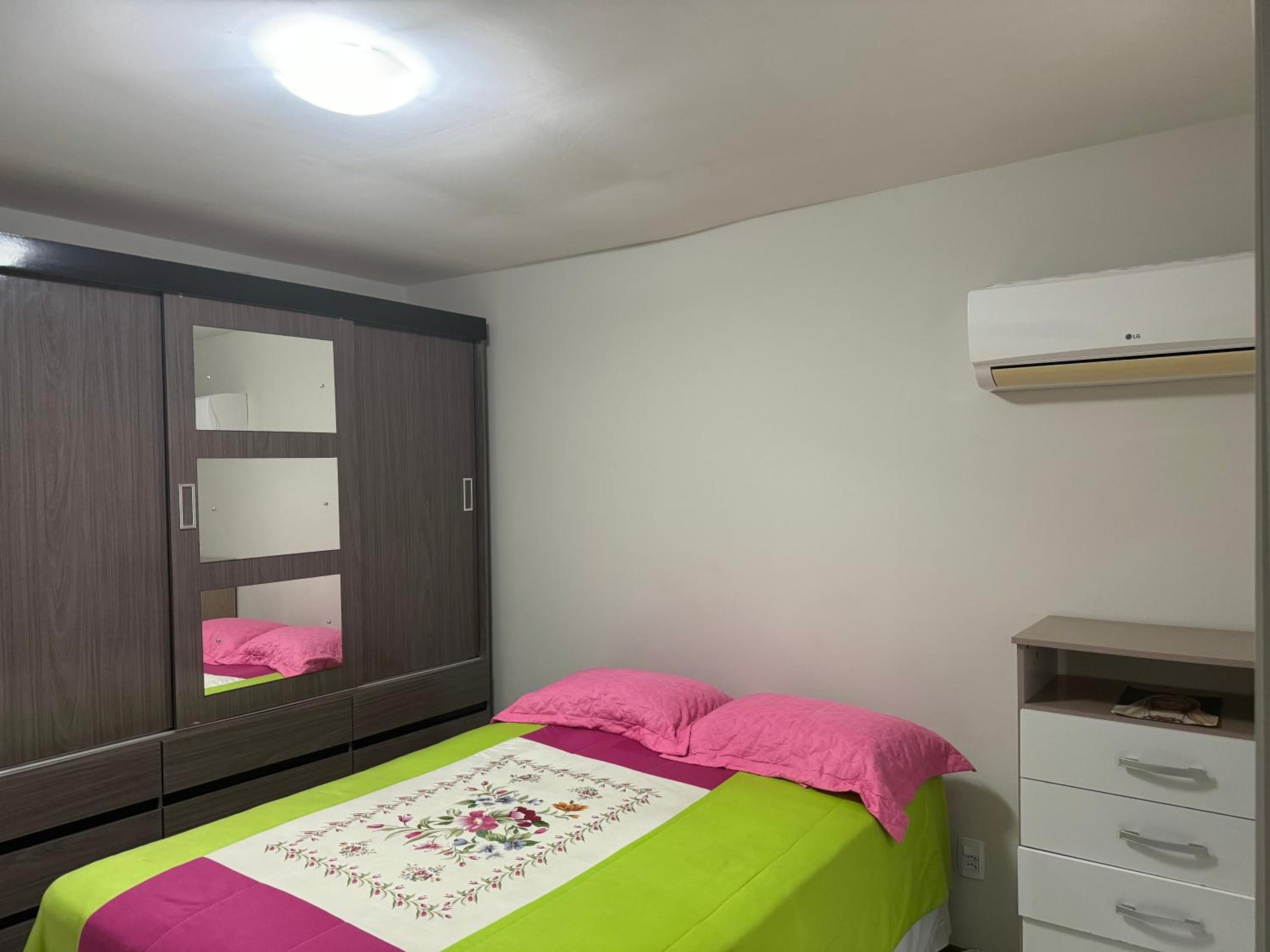 Centro de Guarapari 3 quartos, dois com Ar