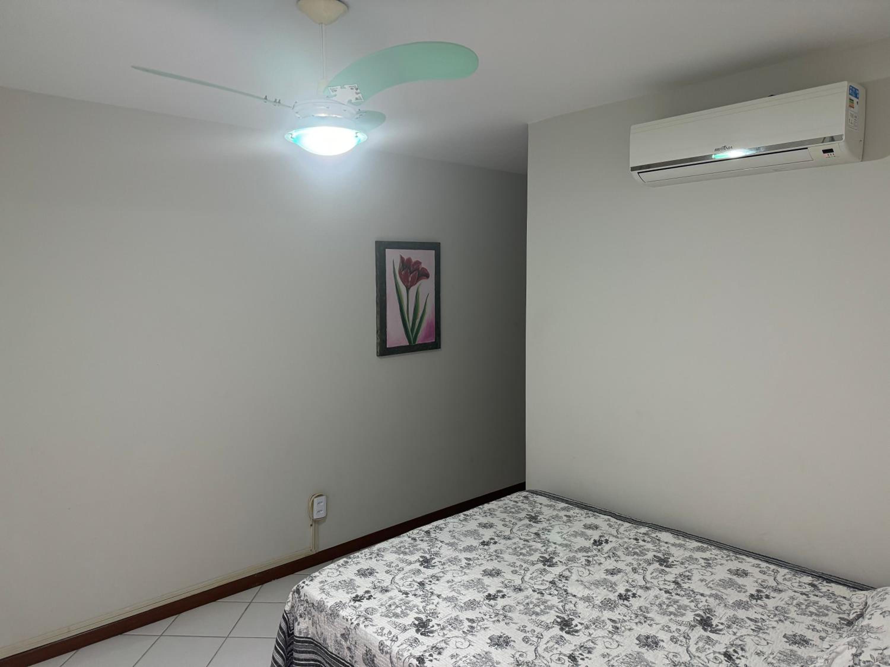 Centro de Guarapari 3 quartos, dois com Ar