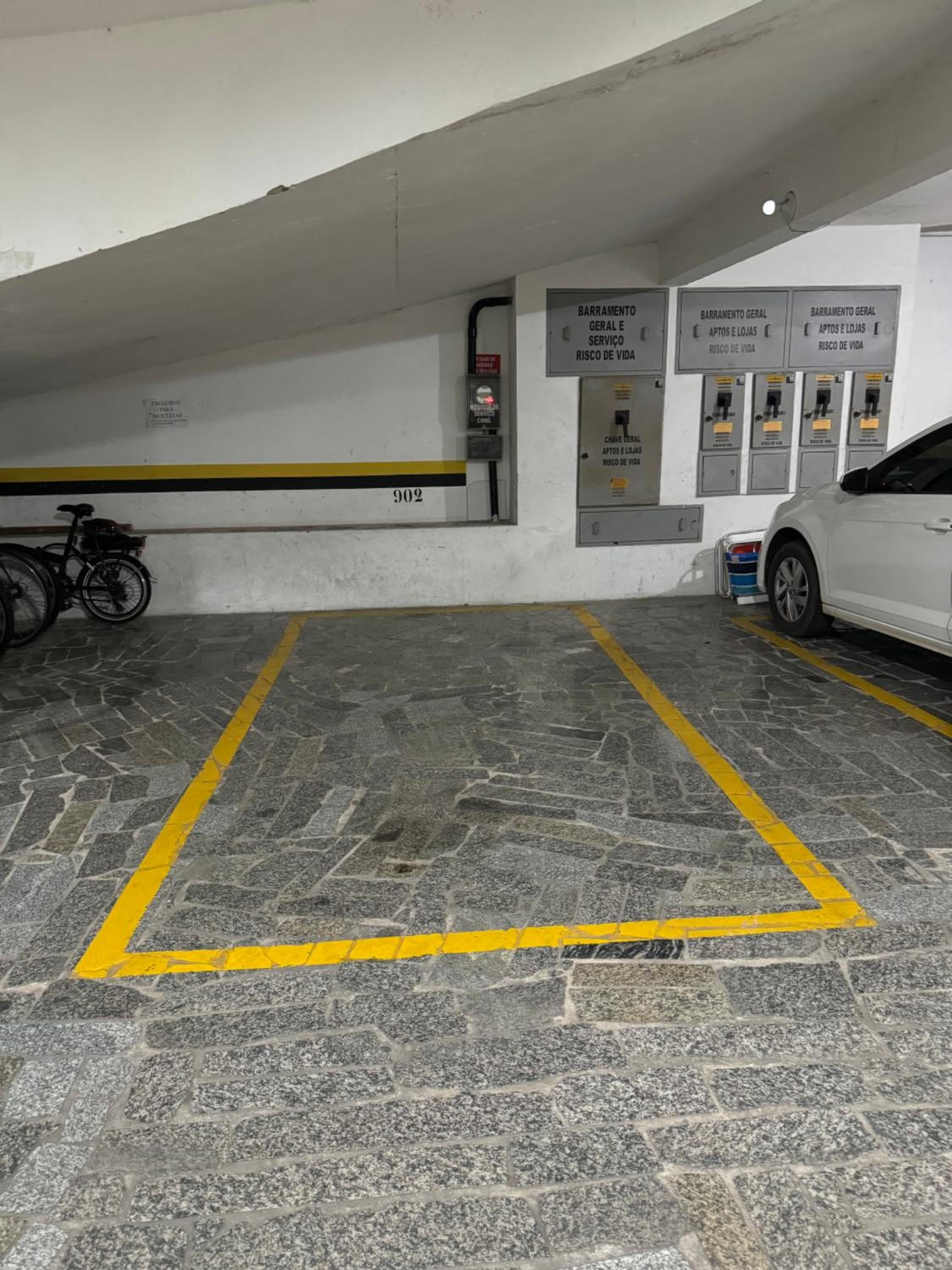 Centro de Guarapari 3 quartos, dois com Ar