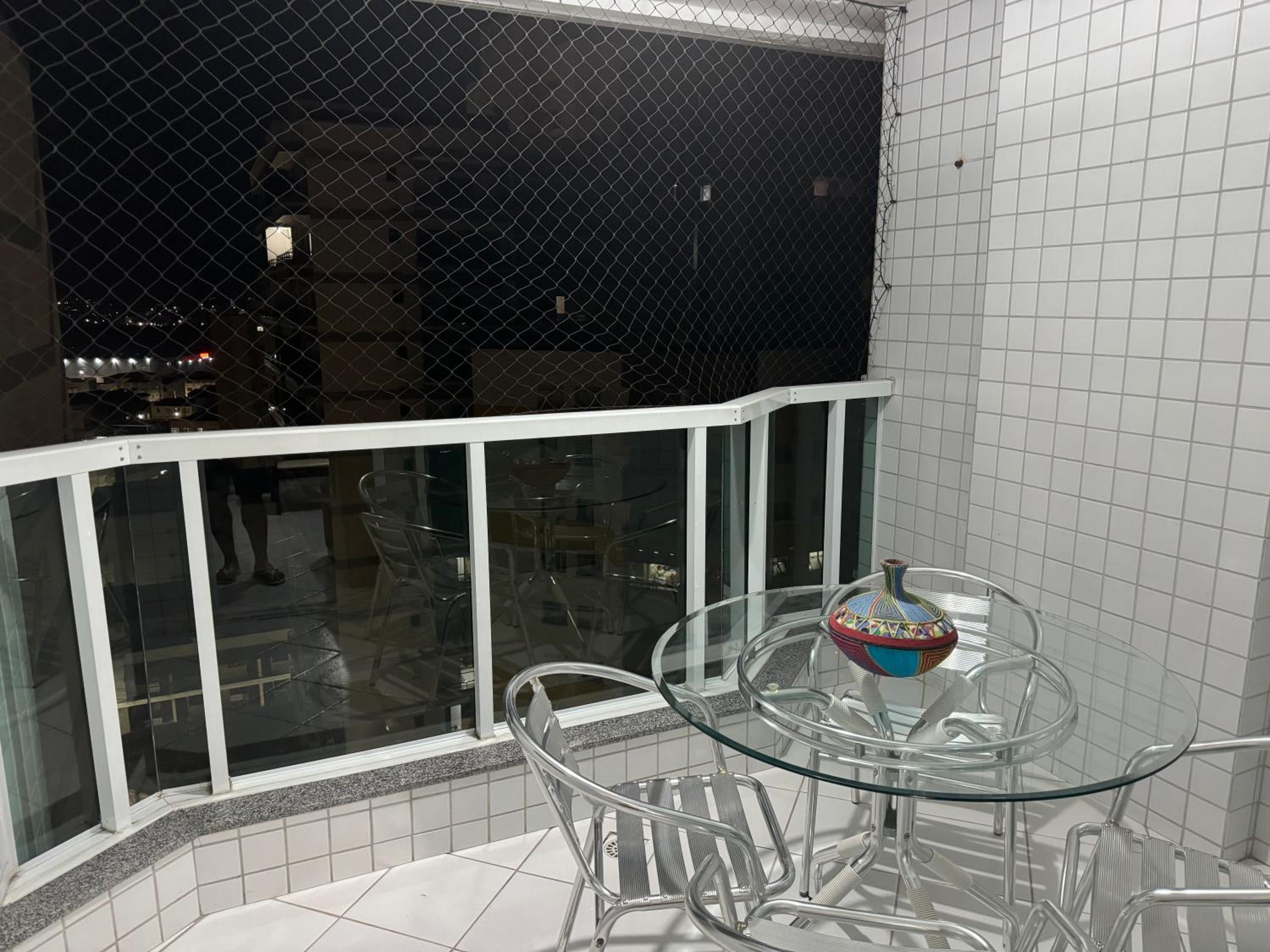 Centro de Guarapari 3 quartos, dois com Ar
