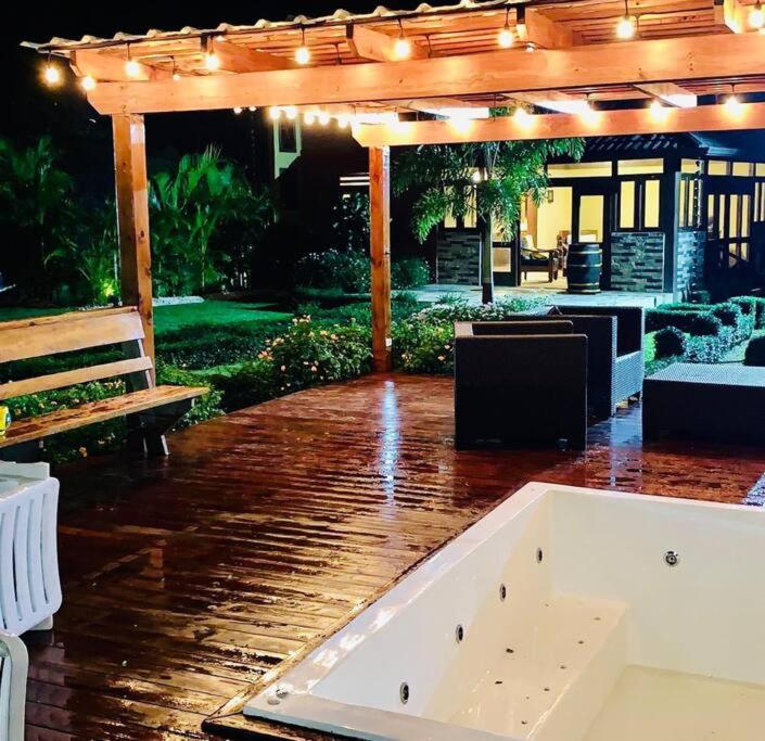 Río Privado Villa Jarabacoa con Picuzzi