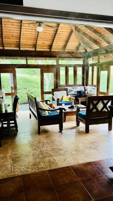 Río Privado Villa Jarabacoa con Picuzzi