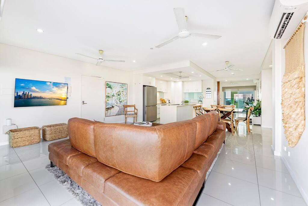 Skytower Wonder Ocean View Balcony - Pool - Office