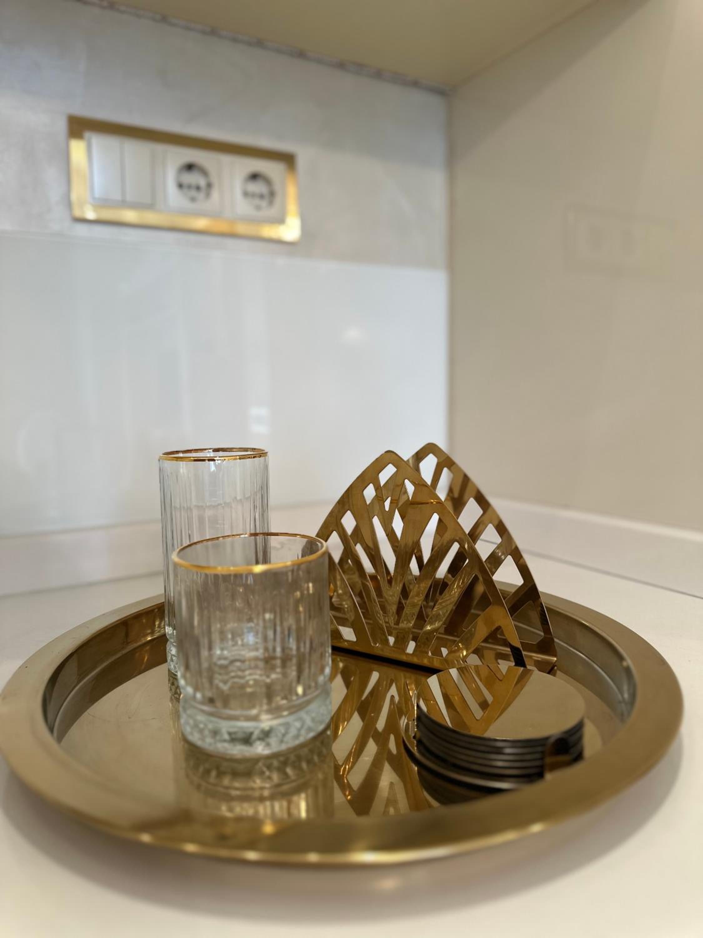 Yo Two - Central Varna Lux Apartment with Parking