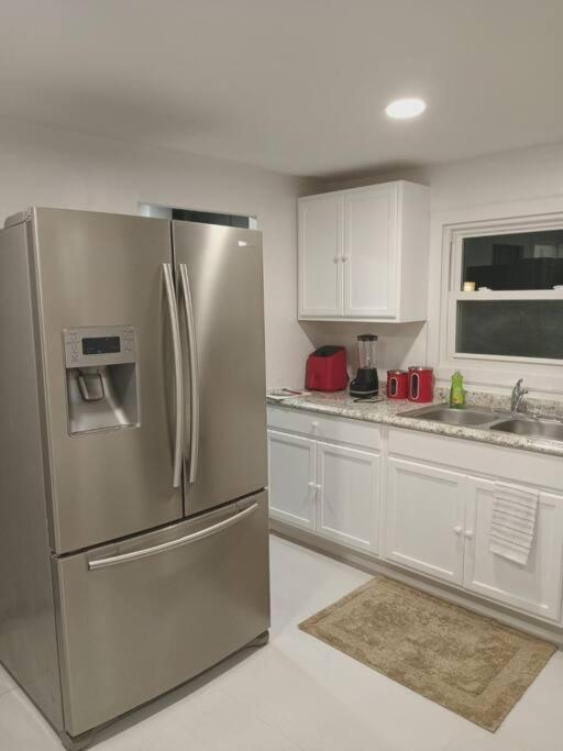 Stunning 2 bedroom and 2 bath mobile home view 4