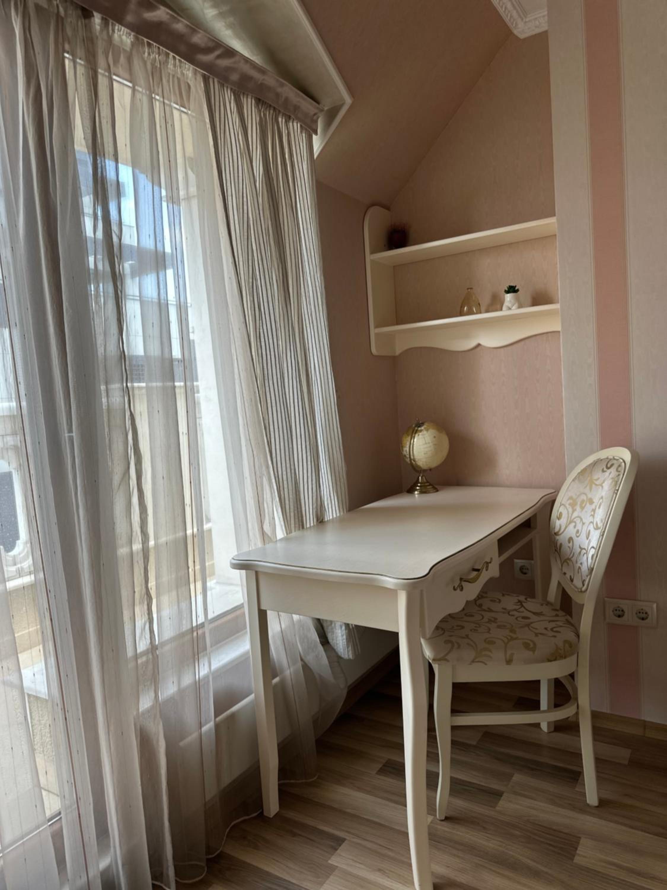 Yo Two - Central Varna Lux Apartment with Parking