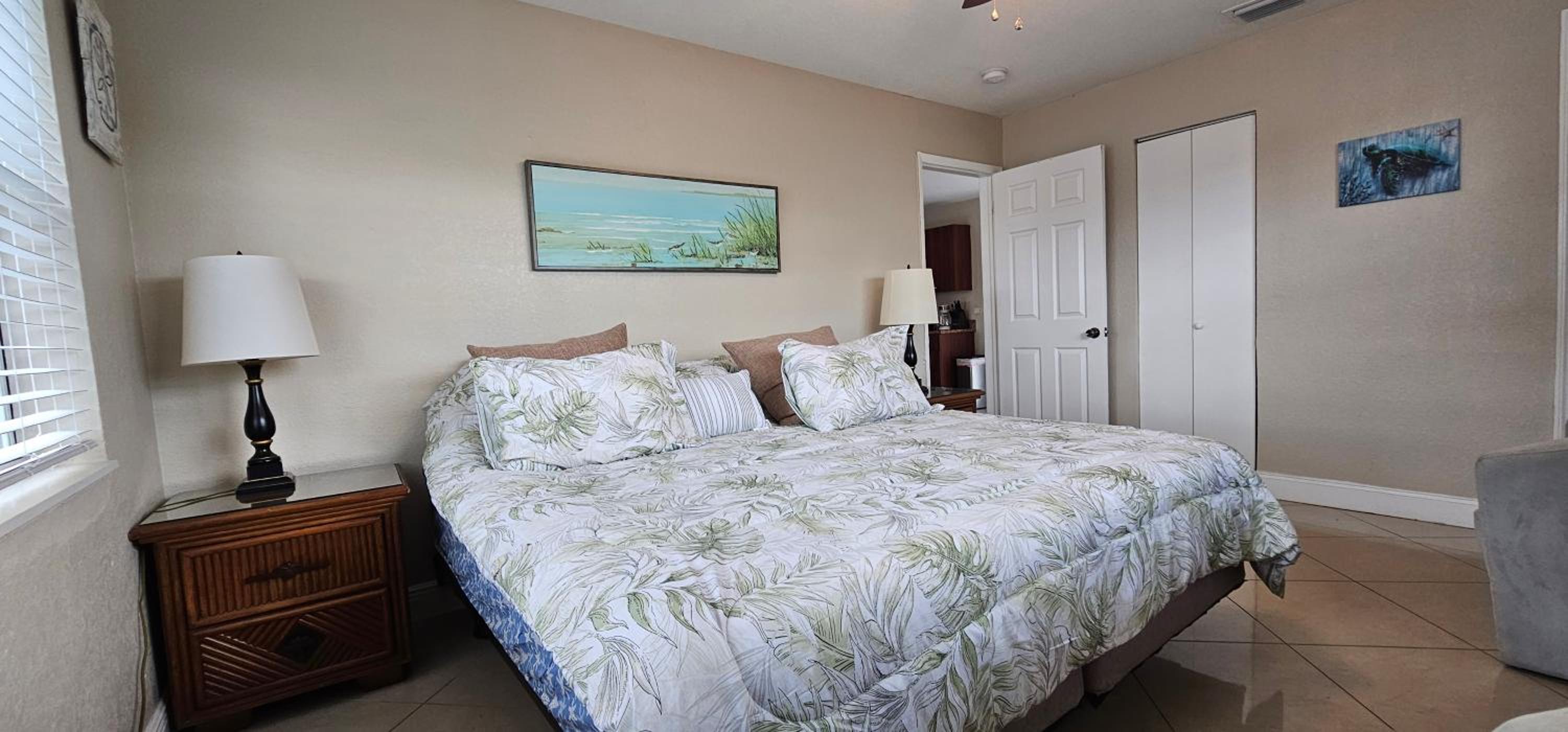Private Home, KING Room- Pool & Patios - Near Beaches & Dining, photo 76