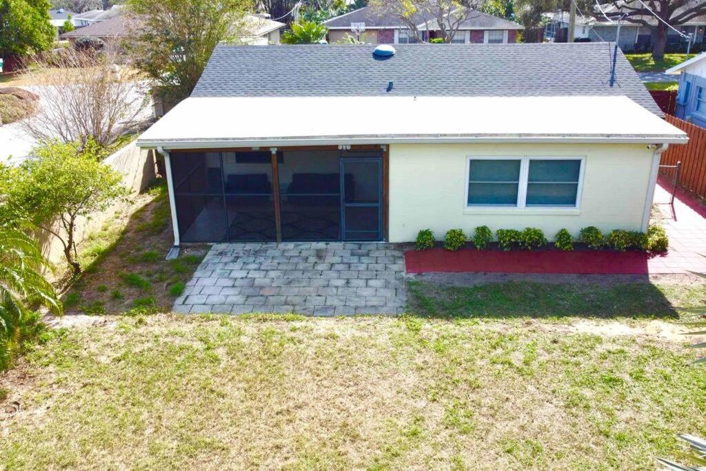 Stylish-N-Private 1BR Retreat 2 Miles to LegoLand view 2
