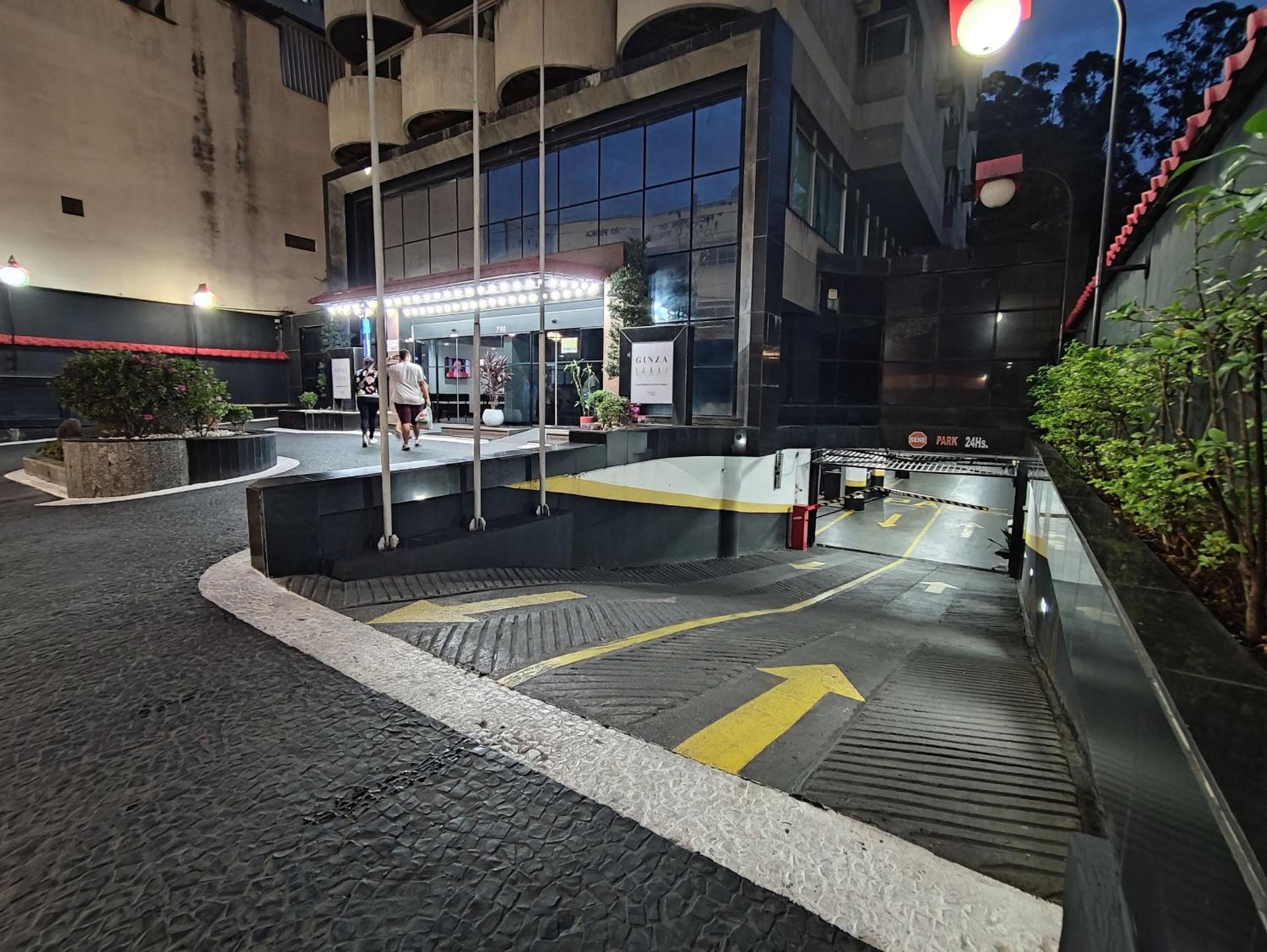 Flat Deslumbrante - Garagem, Hakka, Feirinha e Hospitais