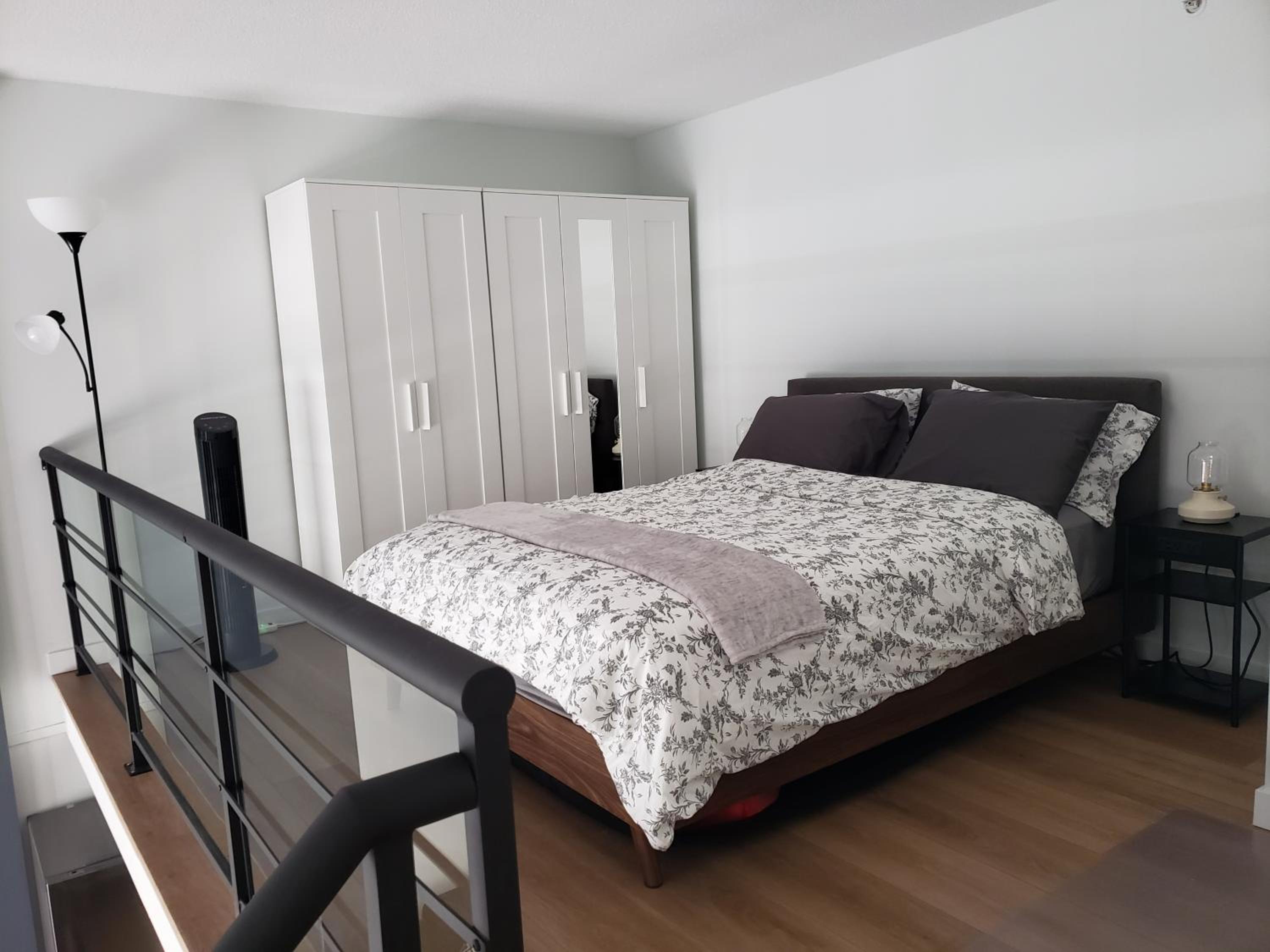 New York Style Loft in Downtown Vancouver-Ideal for World Cup 2026, Sleeps 4