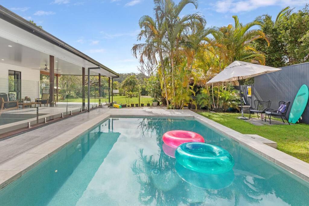 Coastal-Country Family Haven in Currumbin Pool Spa