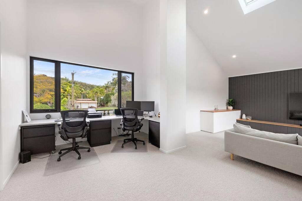Coastal-Country Family Haven in Currumbin Pool Spa