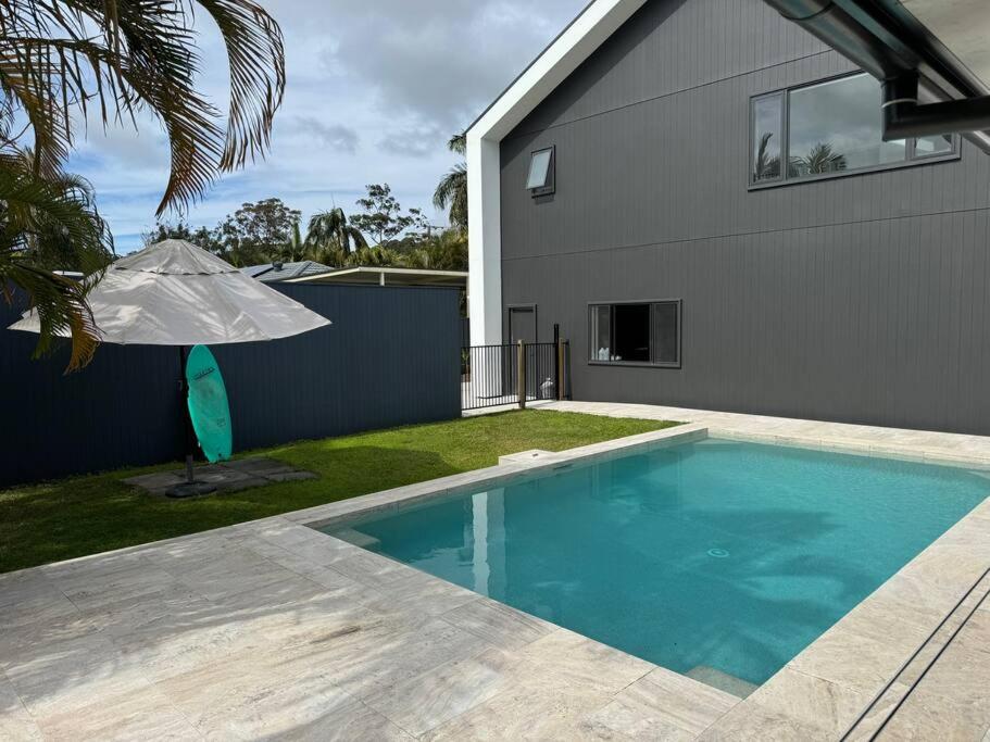 Coastal-Country Family Haven in Currumbin Pool Spa
