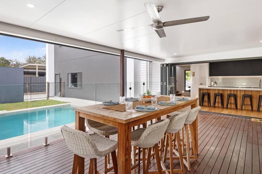 Coastal-Country Family Haven in Currumbin Pool Spa