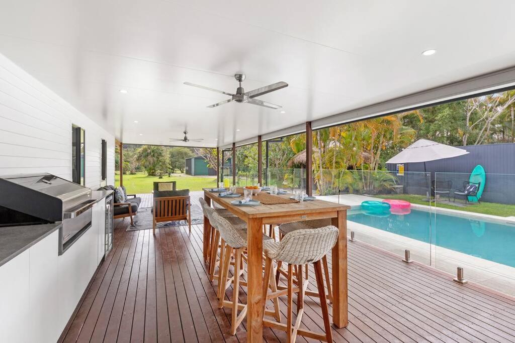 Coastal-Country Family Haven in Currumbin Pool Spa