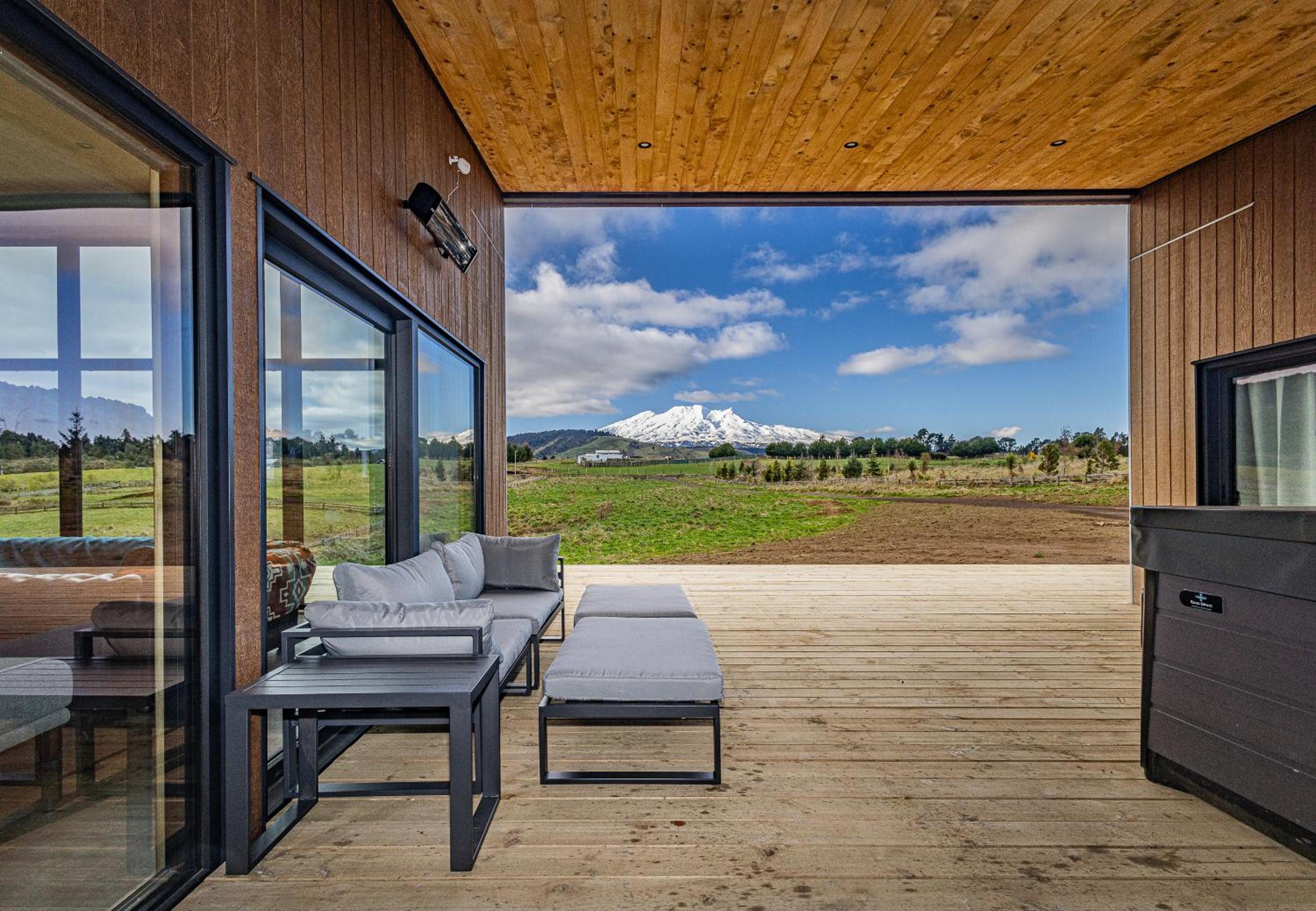 Taylor's Alpine Retreat - Ohakune Holiday Home view 4