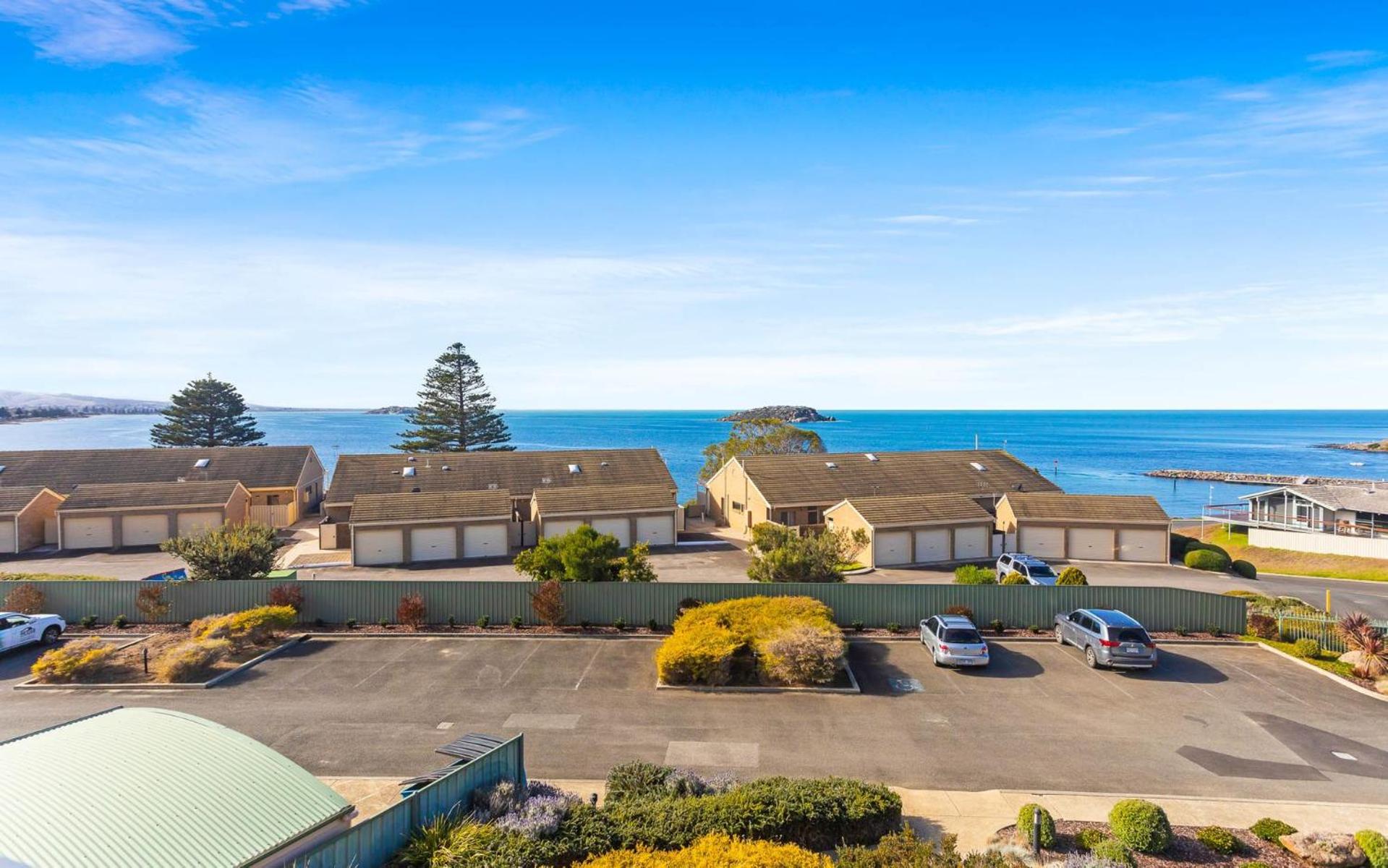 Blue Horizon -Unit 5, 2 Solway Crescent, Encounter Bay