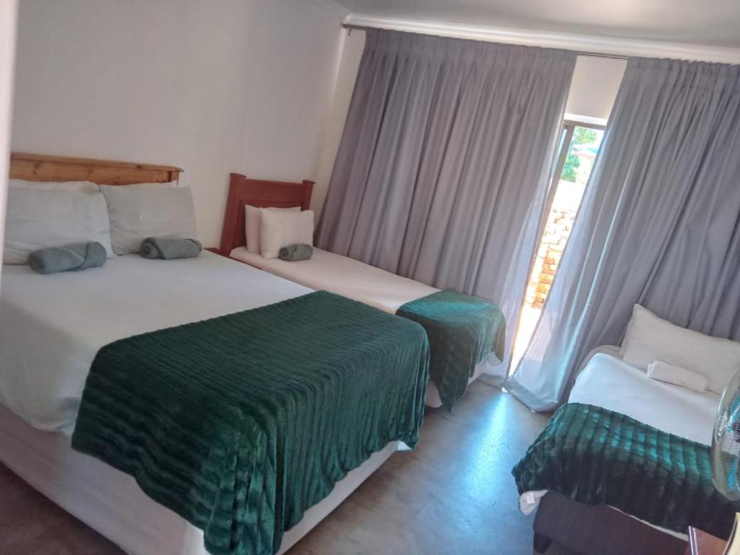Woodpecker Guesthouse Middelburg Mpumalanga