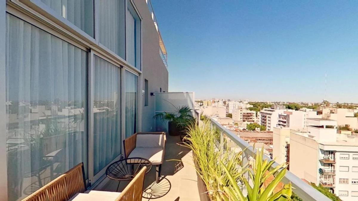 Penthouse Panorámico a Estrenar en Sofisticado Barrio y Edificio 100m2 Piscina Salon de Eventos Gym