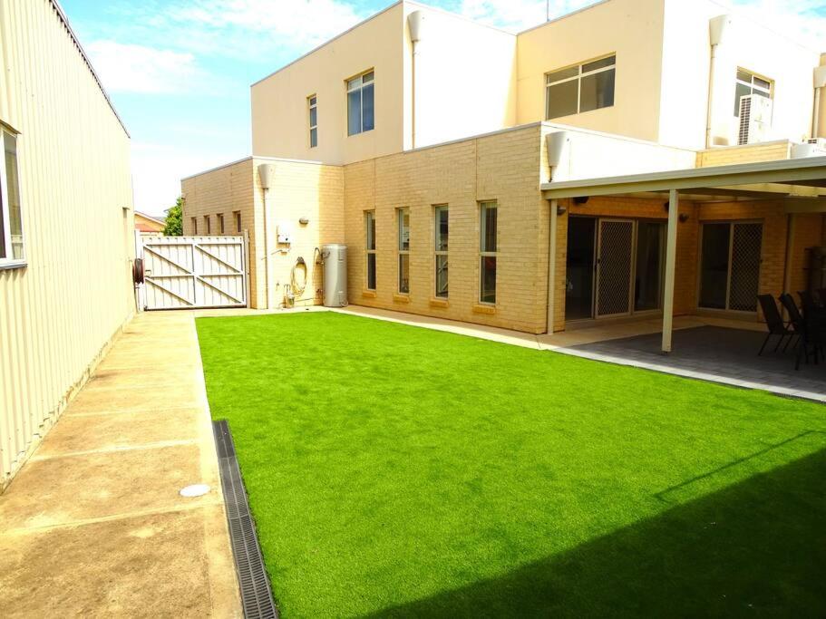 Kinroc House