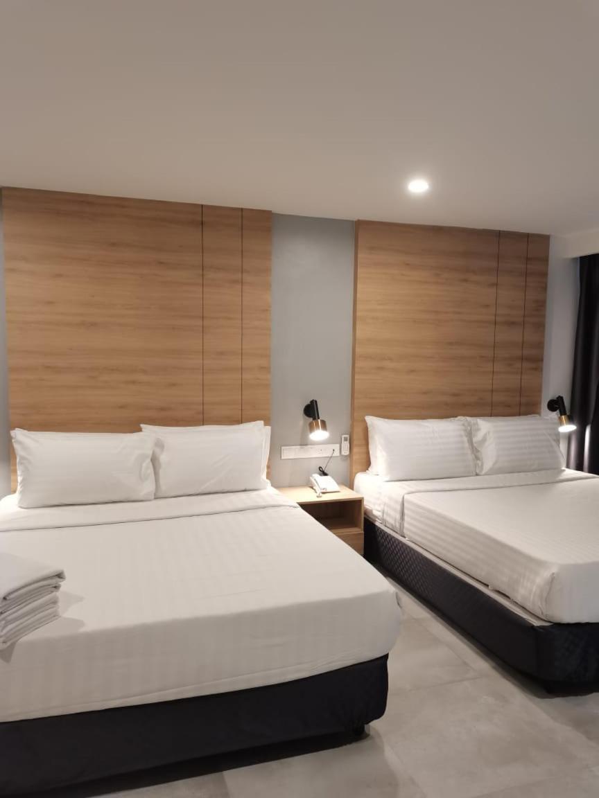 Coral Bay Resort