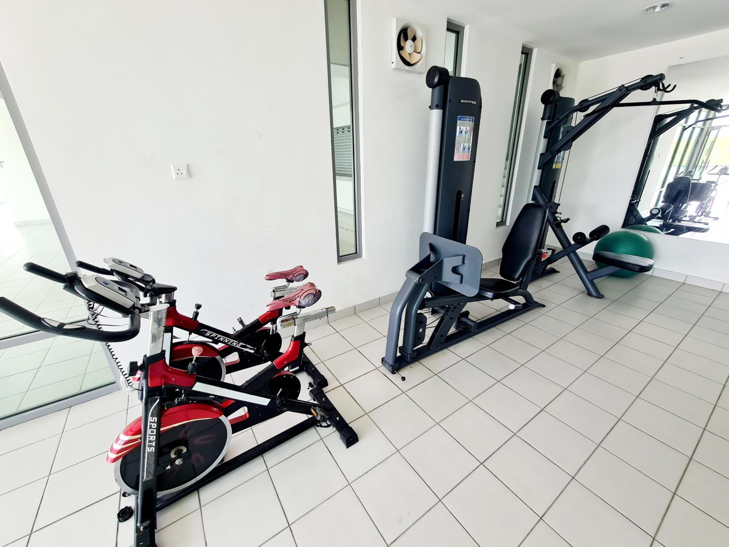 8 Guest Duplex 1 Room Studio Cyberjaya Hospital DPulze Shaftsbury MMU Limkokwing KLIA Transit Putrajaya