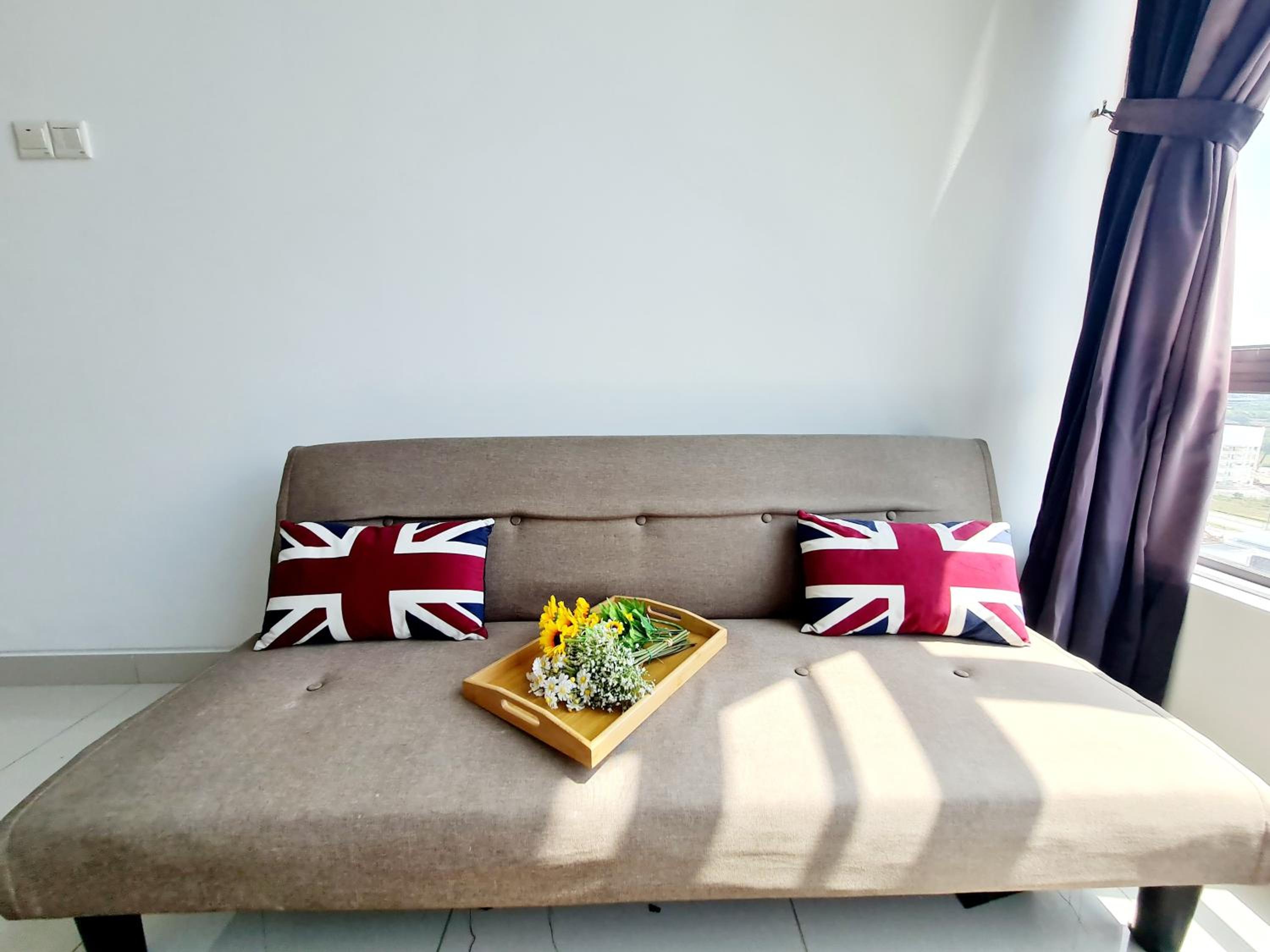8 Guest Duplex 1 Room Studio Cyberjaya Hospital DPulze Shaftsbury MMU Limkokwing KLIA Transit Putrajaya