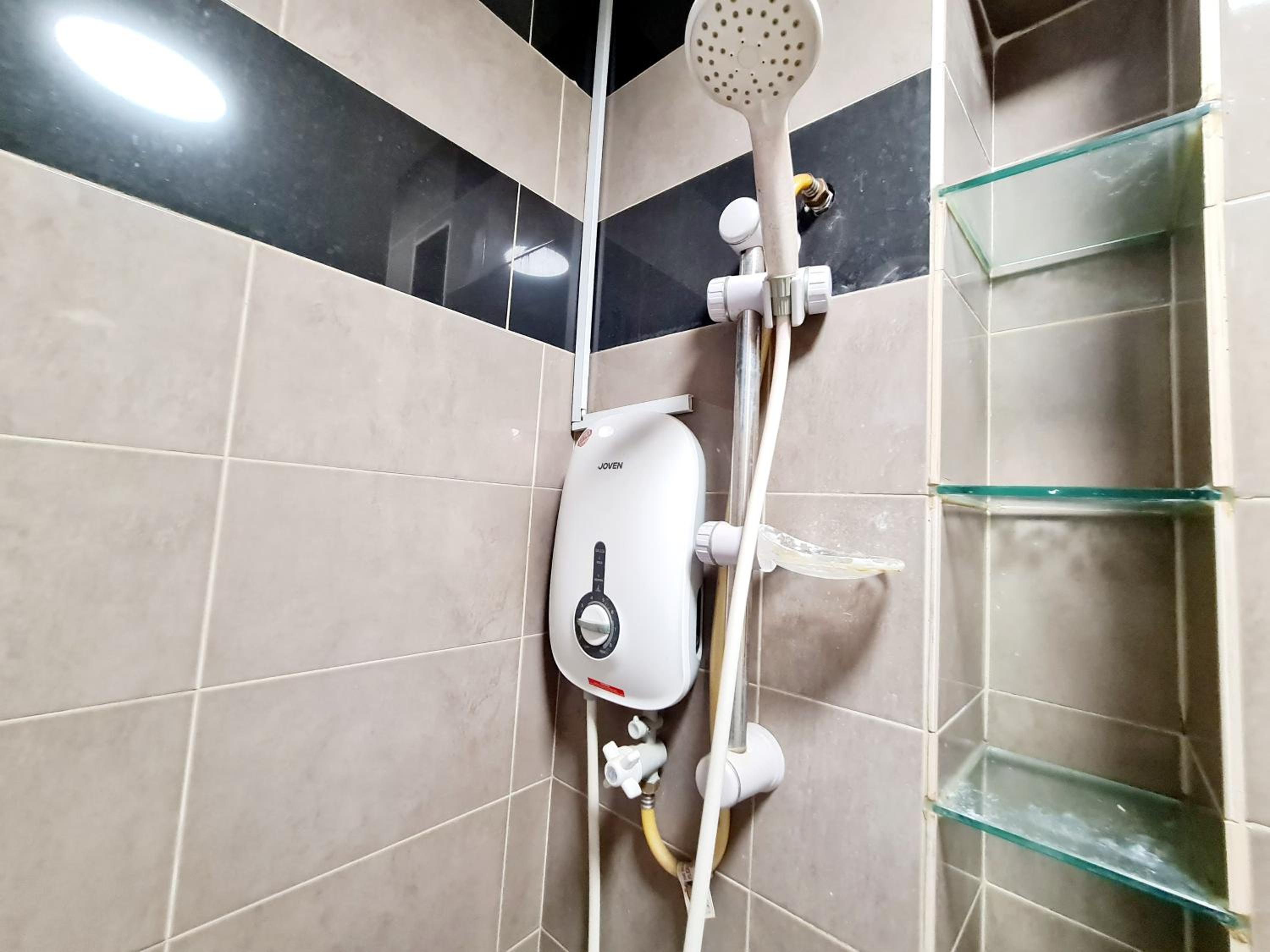 8 Guest Duplex 1 Room Studio Cyberjaya Hospital DPulze Shaftsbury MMU Limkokwing KLIA Transit Putrajaya