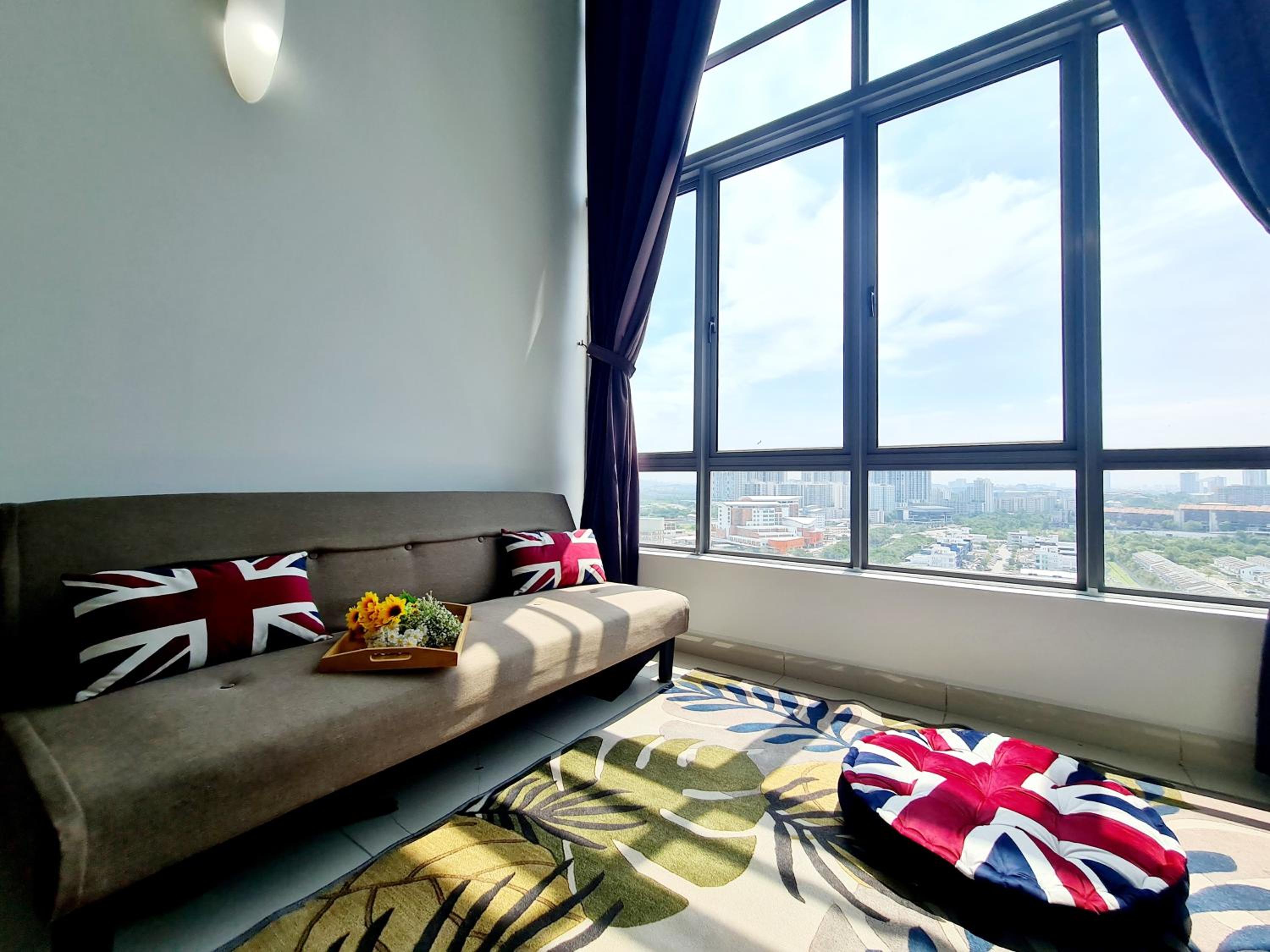 8 Guest Duplex 1 Room Studio Cyberjaya Hospital DPulze Shaftsbury MMU Limkokwing KLIA Transit Putrajaya