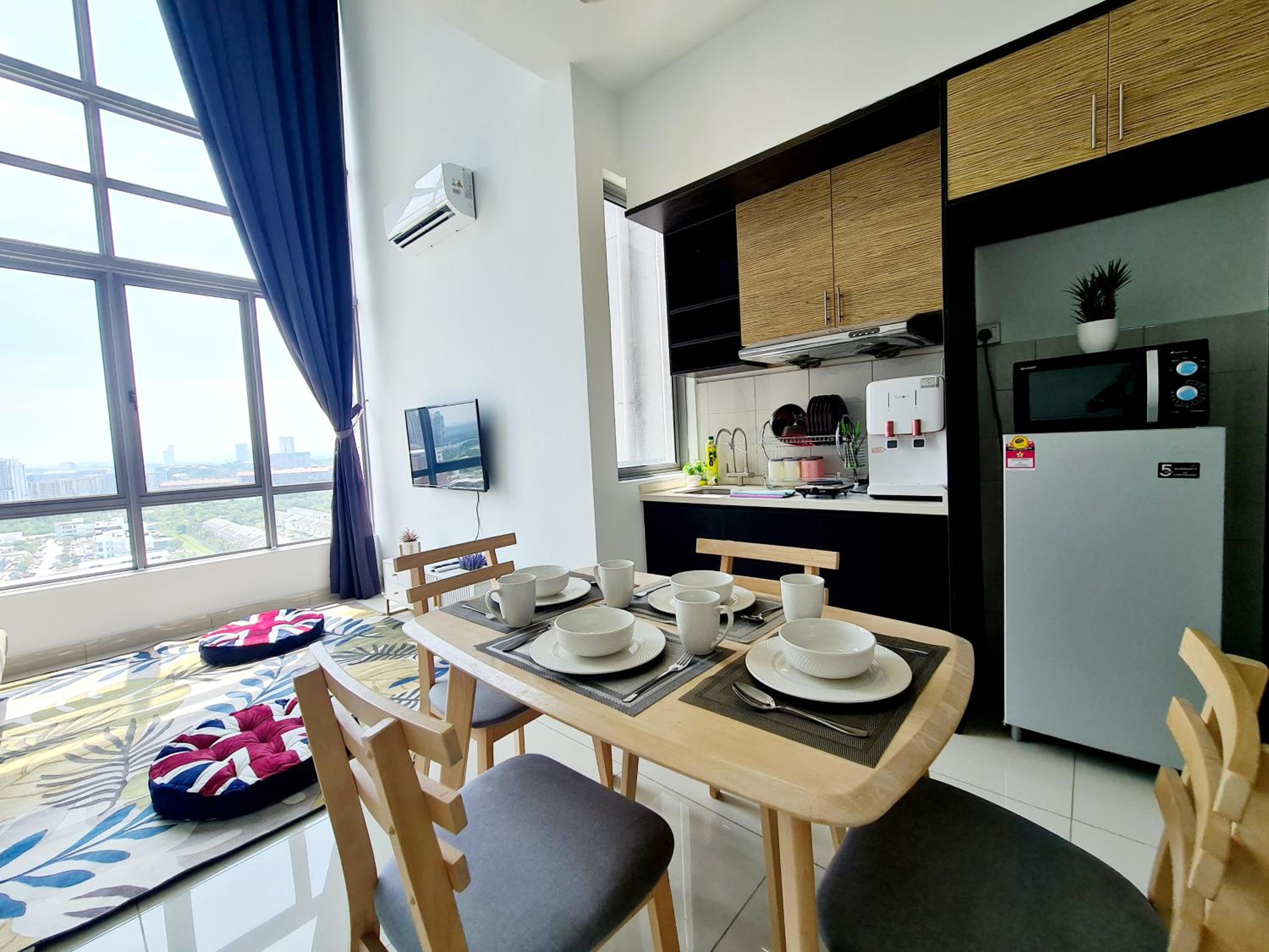 8 Guest Duplex 1 Room Studio Cyberjaya Hospital DPulze Shaftsbury MMU Limkokwing KLIA Transit Putrajaya