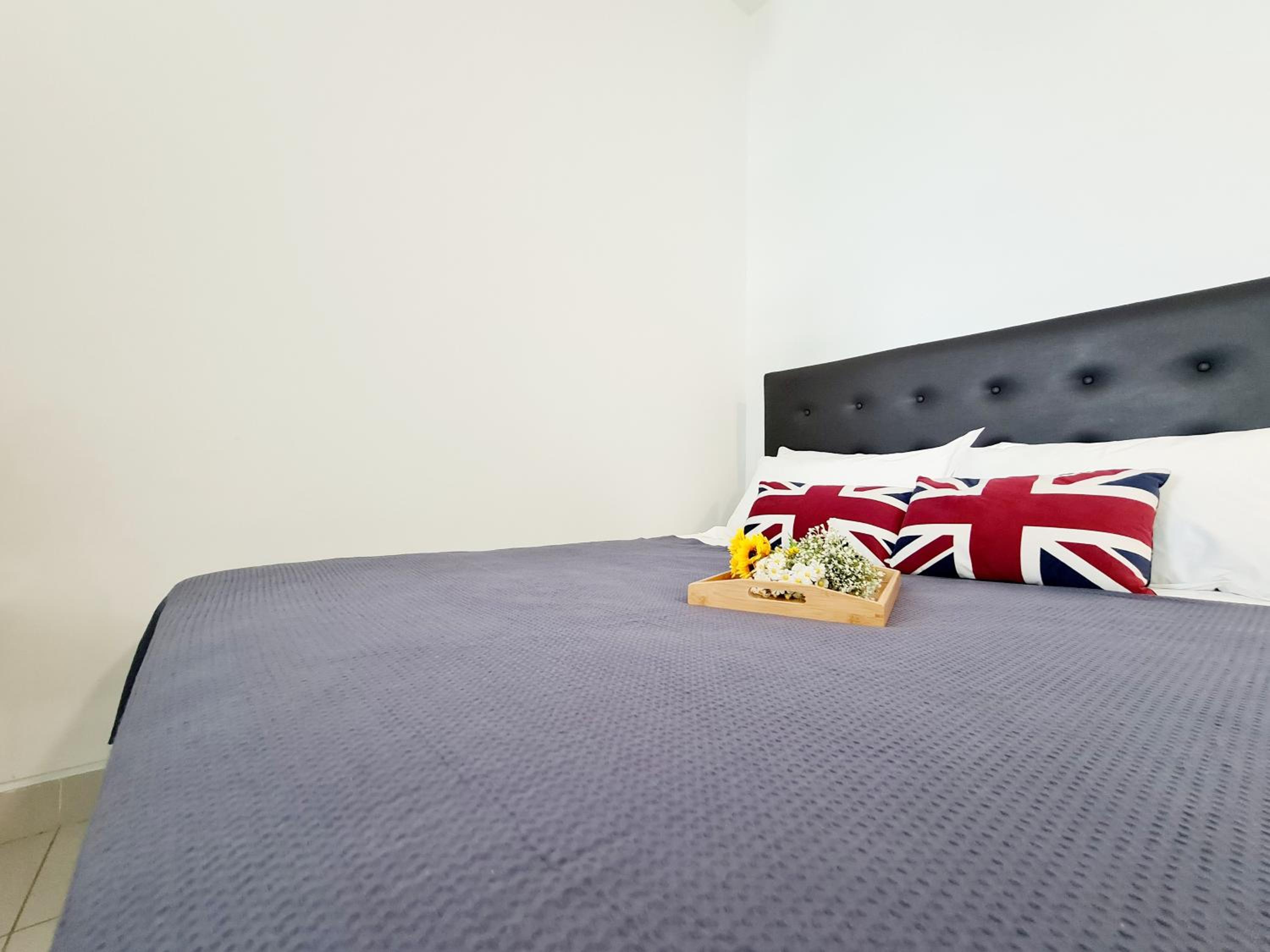 8 Guest Duplex 1 Room Studio Cyberjaya Hospital DPulze Shaftsbury MMU Limkokwing KLIA Transit Putrajaya
