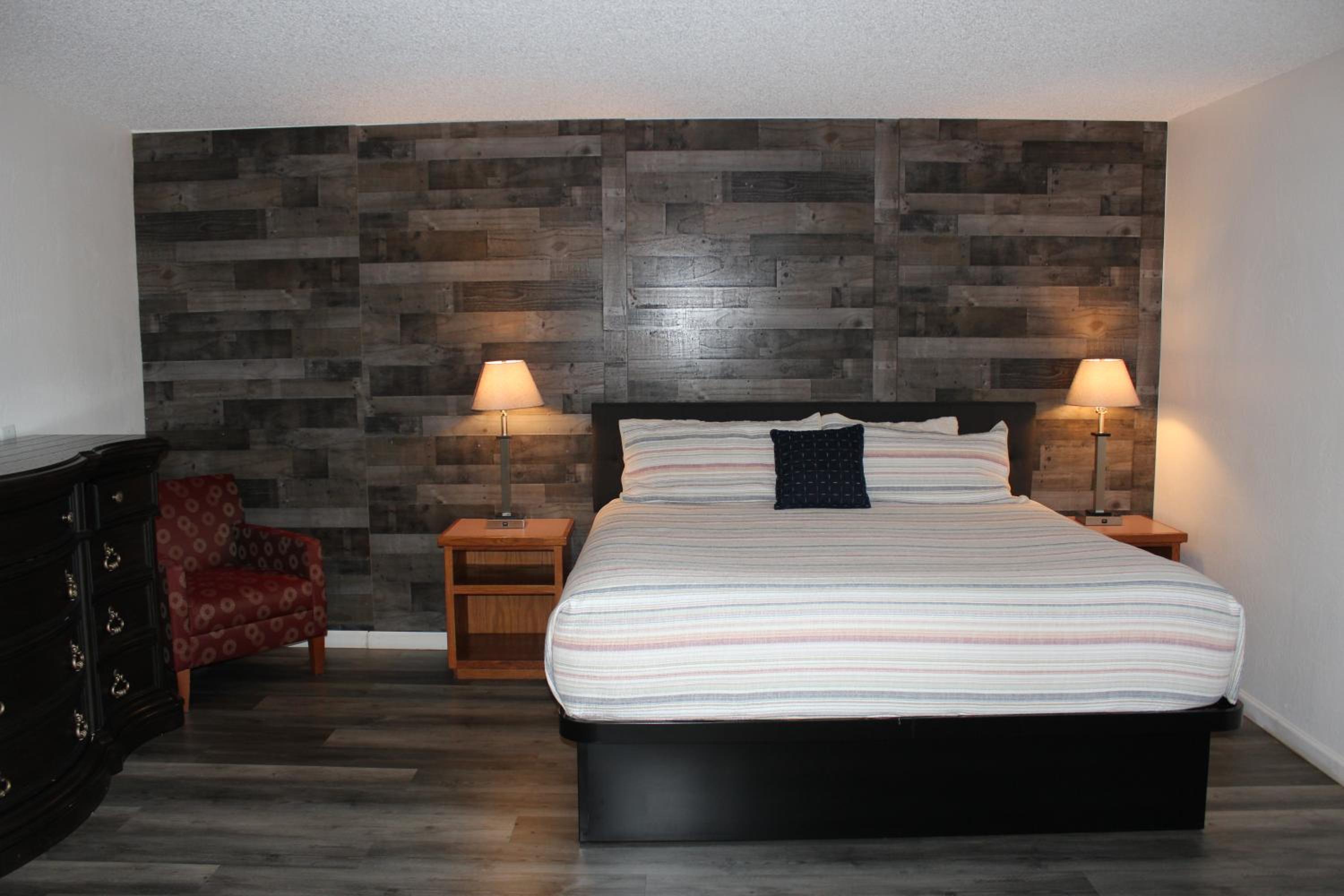 Ashland Vacations - Cedarwood Inn of Ashland - Property Image 73