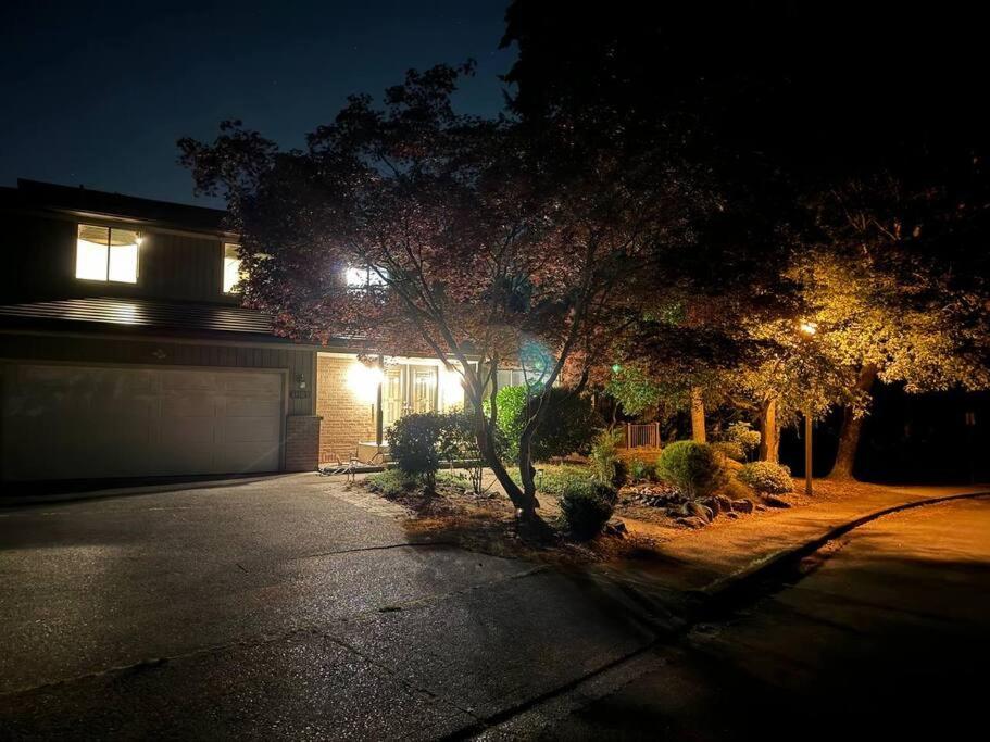 Bothell River house - Property Image 2
