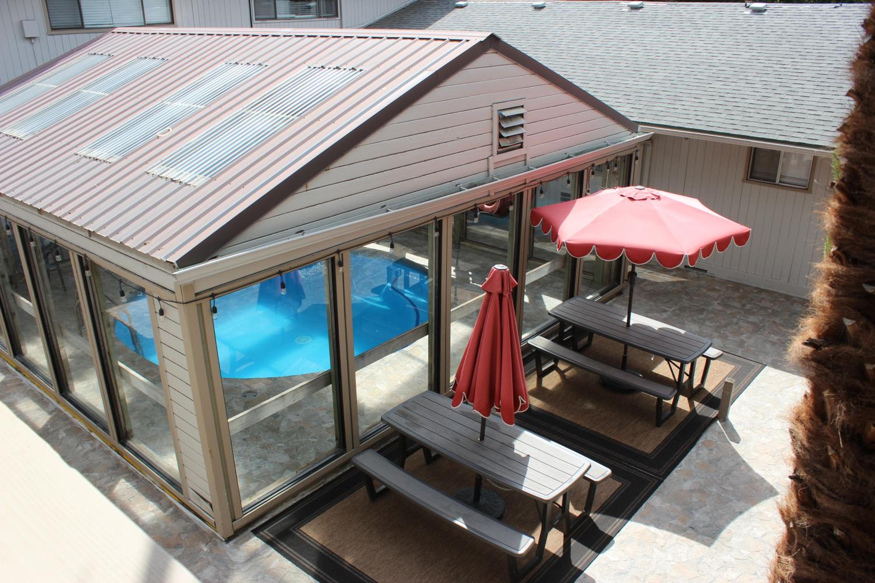 Ashland Vacations - Cedarwood Inn of Ashland - Property Image 143