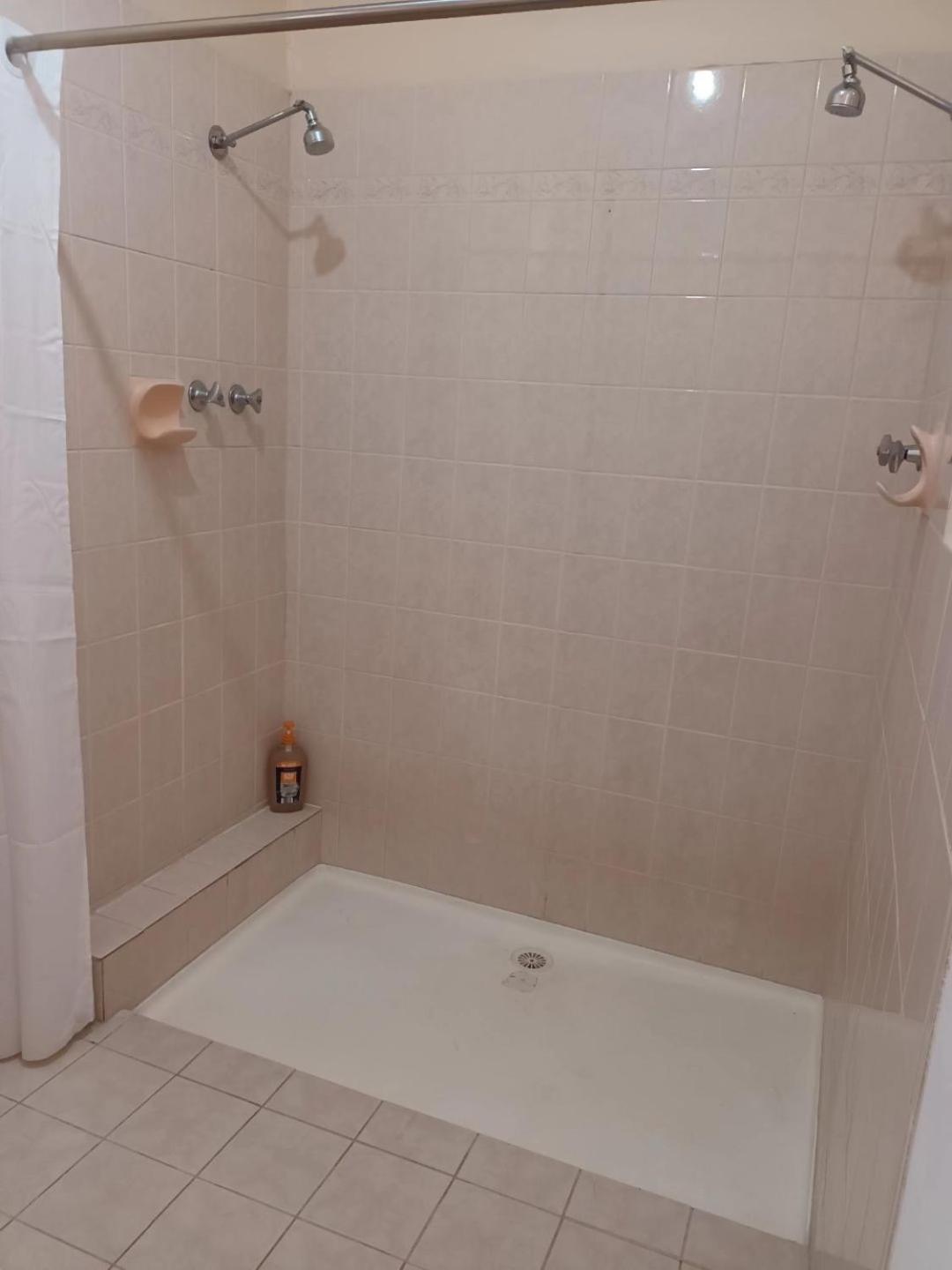 Your Own Pub in Finley, Sleeps 25