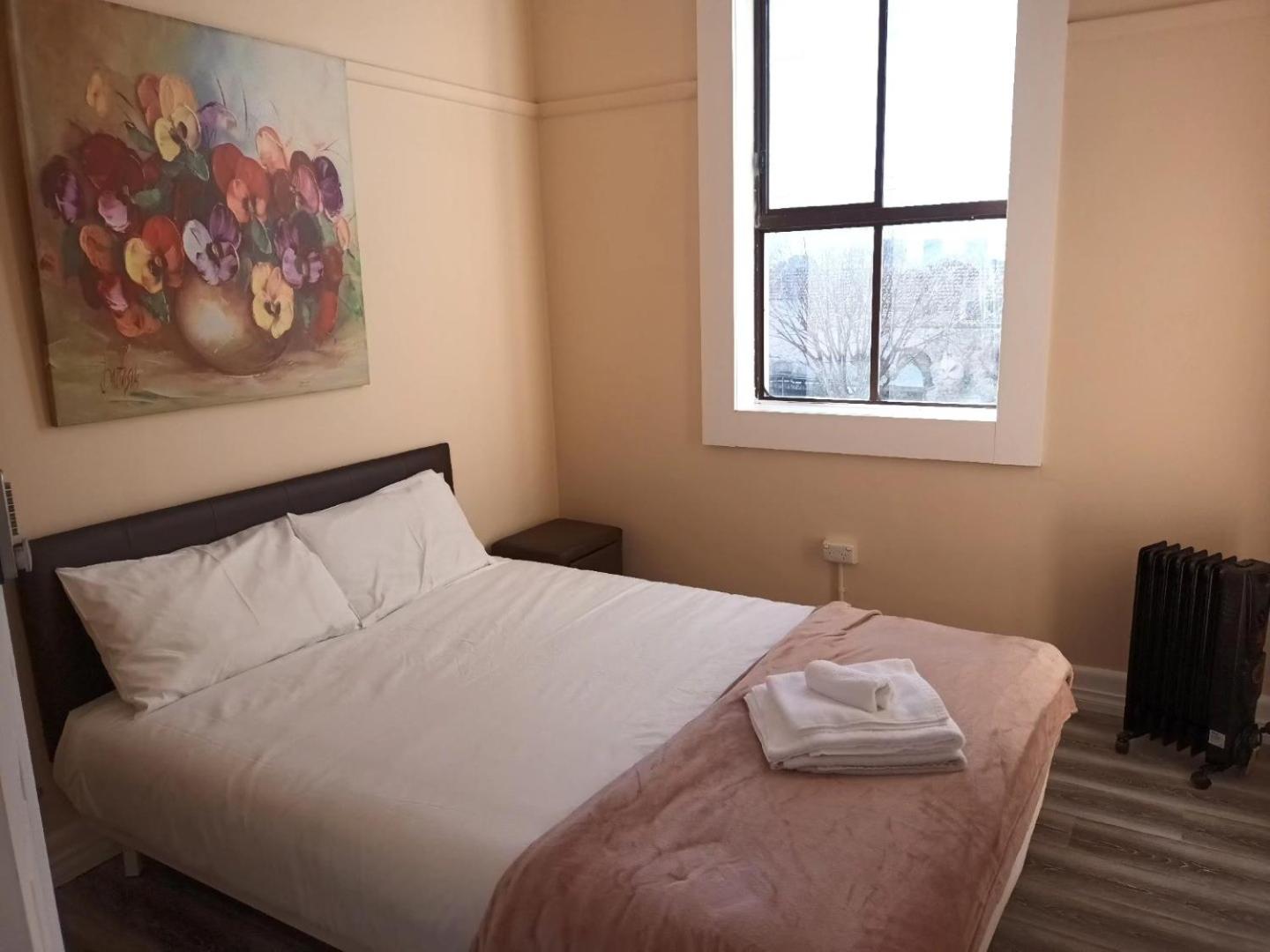 Your Own Pub in Finley, Sleeps 25