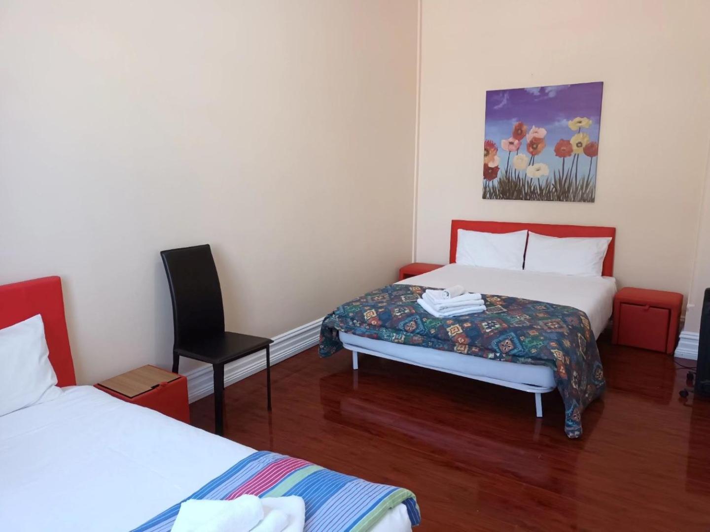 Your Own Pub in Finley, Sleeps 25