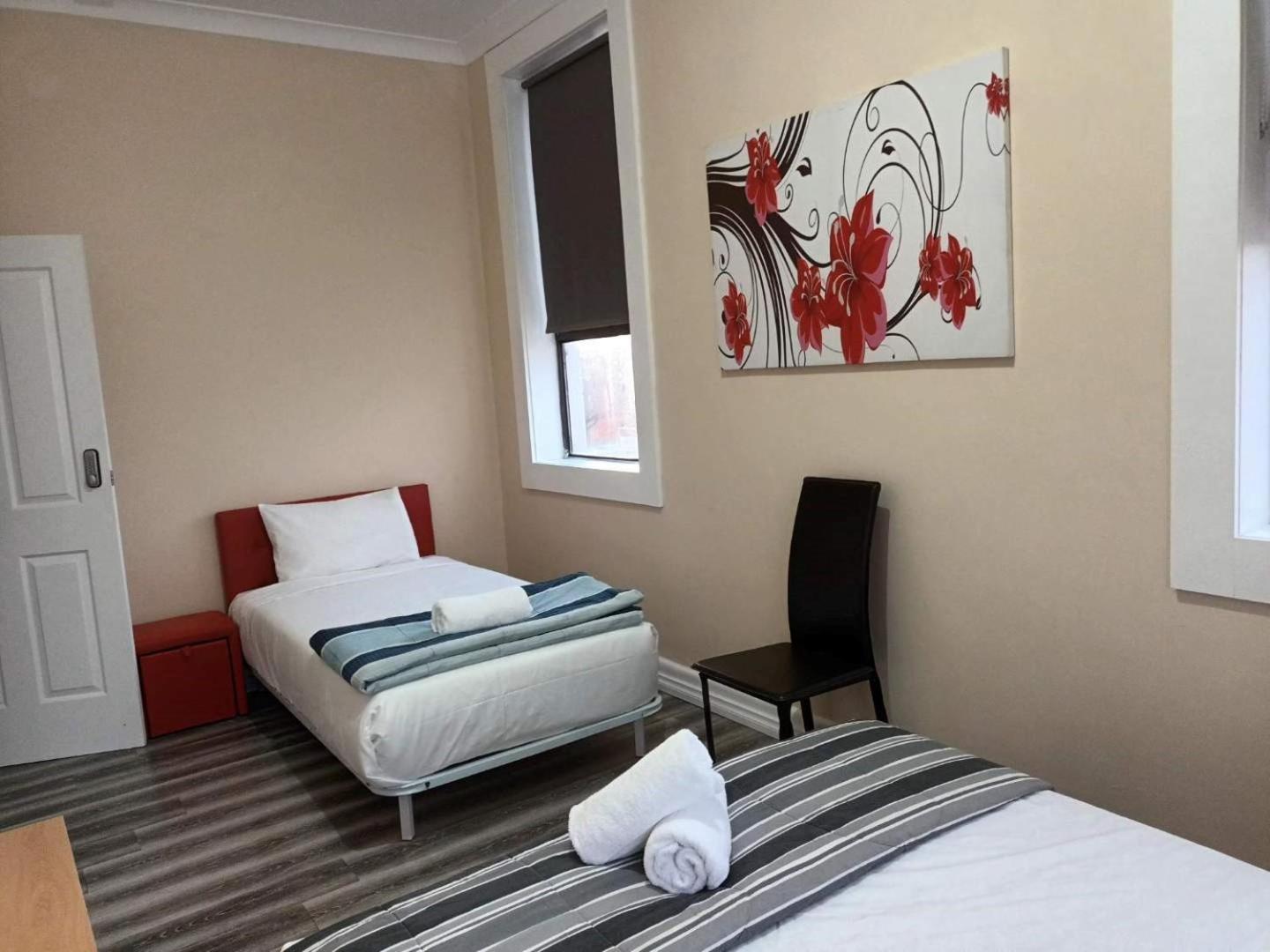 Your Own Pub in Finley, Sleeps 25