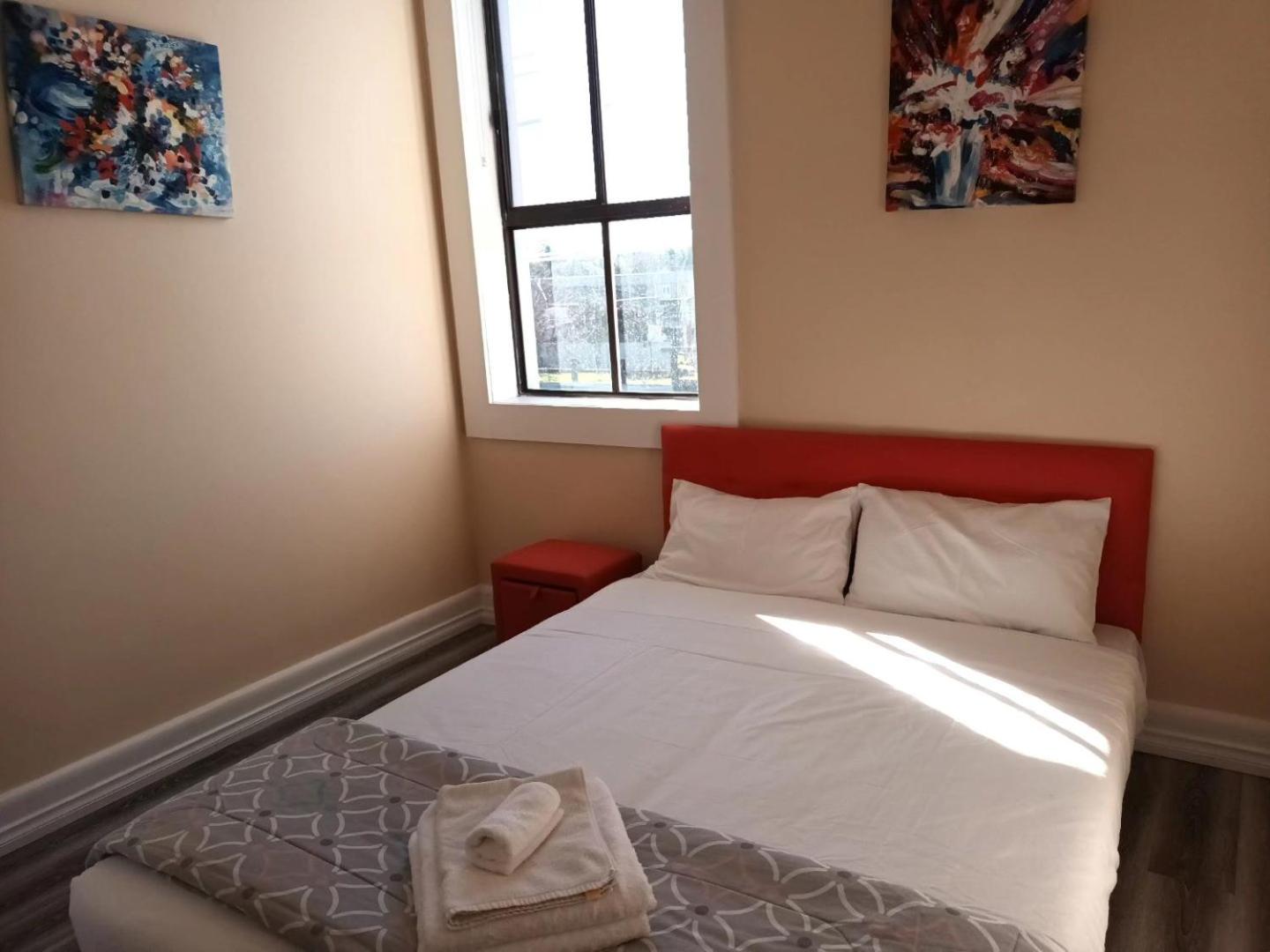 Your Own Pub in Finley, Sleeps 25
