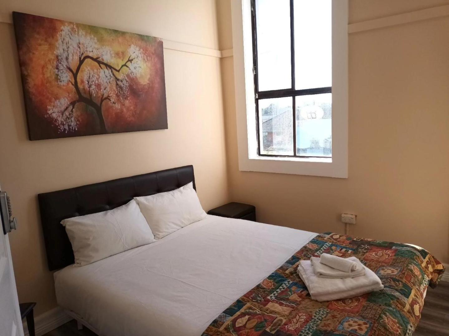 Your Own Pub in Finley, Sleeps 25