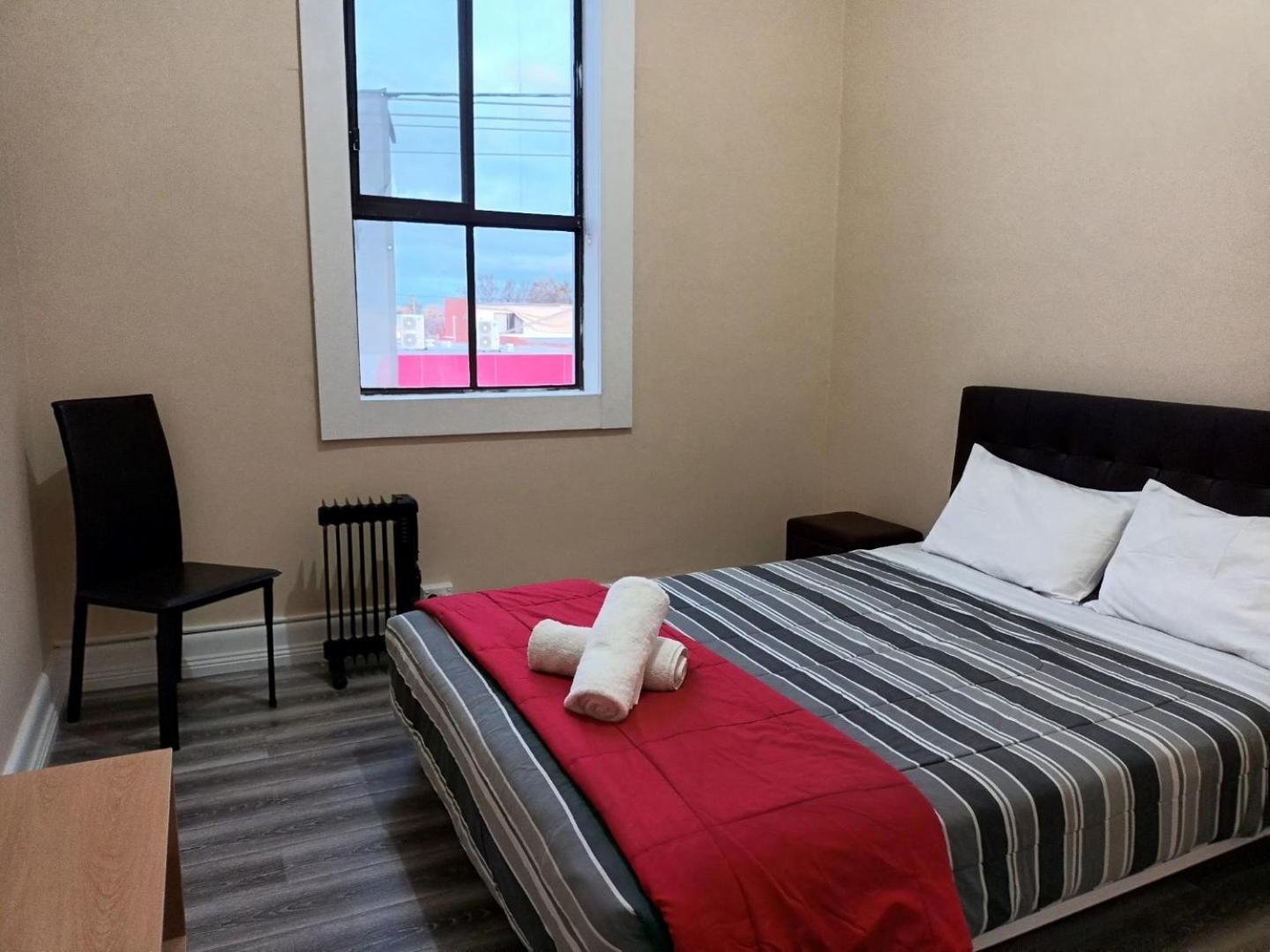 Your Own Pub in Finley, Sleeps 25